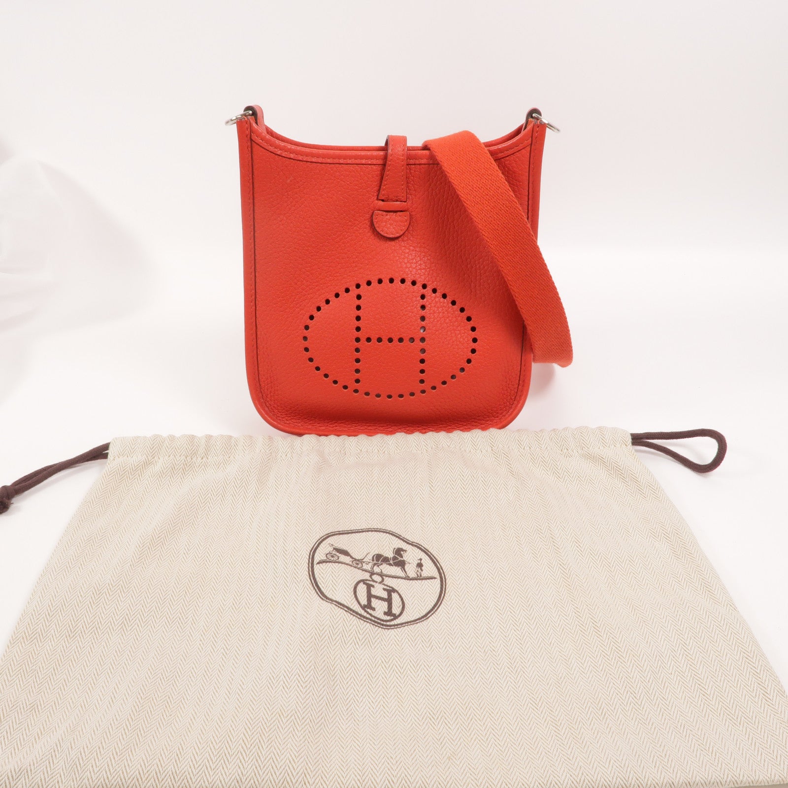HERMES Clemence皮革Evelyne TPM肩背袋Rouge de Coeur