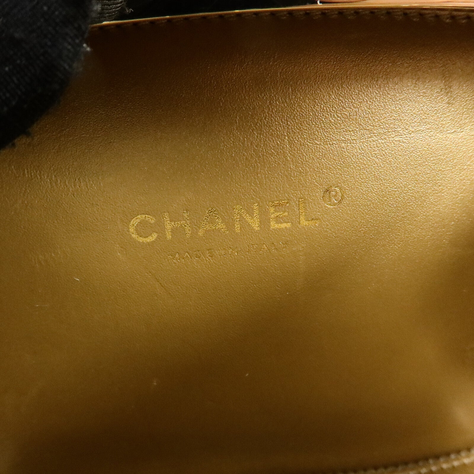CHANEL 漆皮皮革Mini Camera Case鏈帶肩背袋