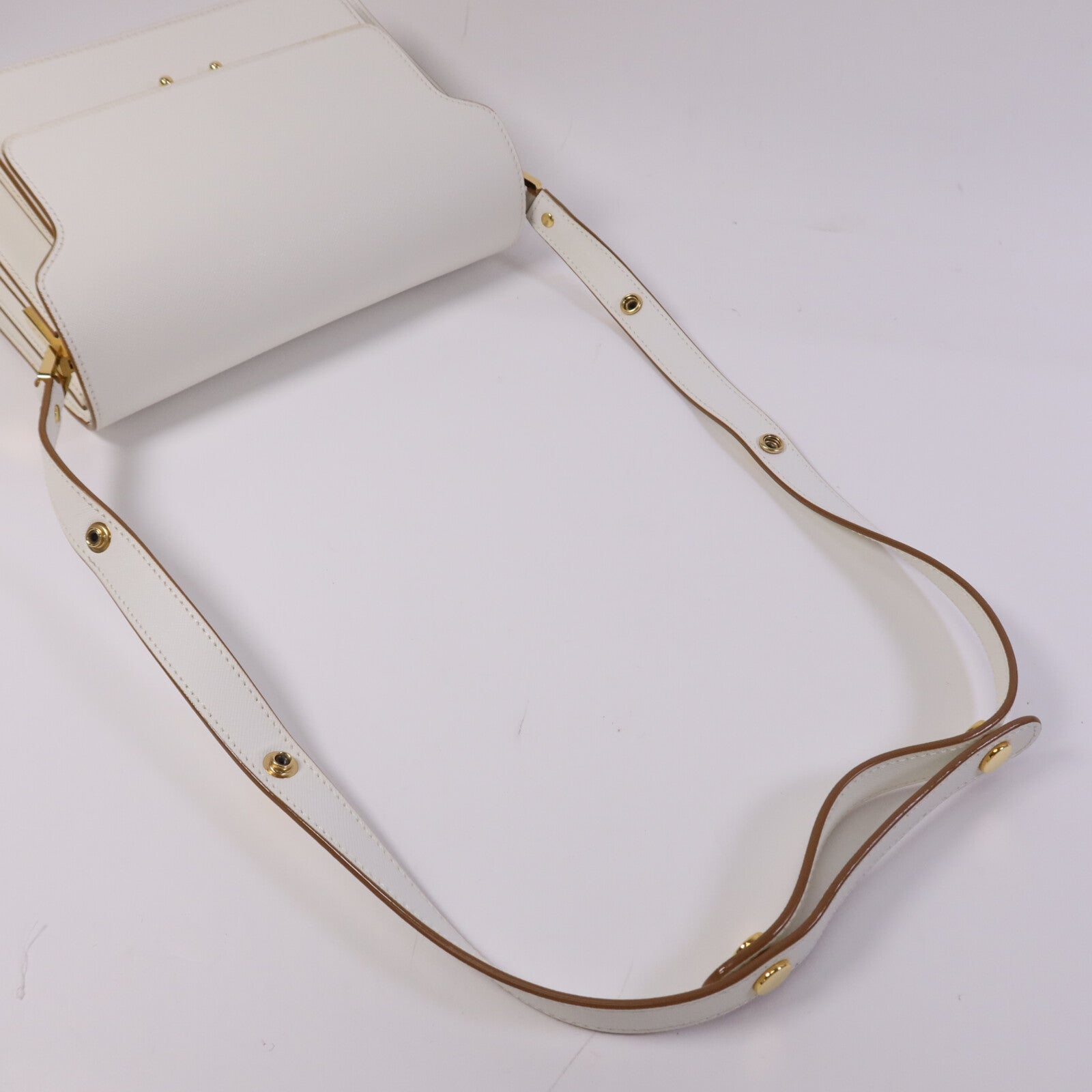 SELECTION 牛皮皮革Marni Trunk Medium Shoulder Bag金扣肩背袋