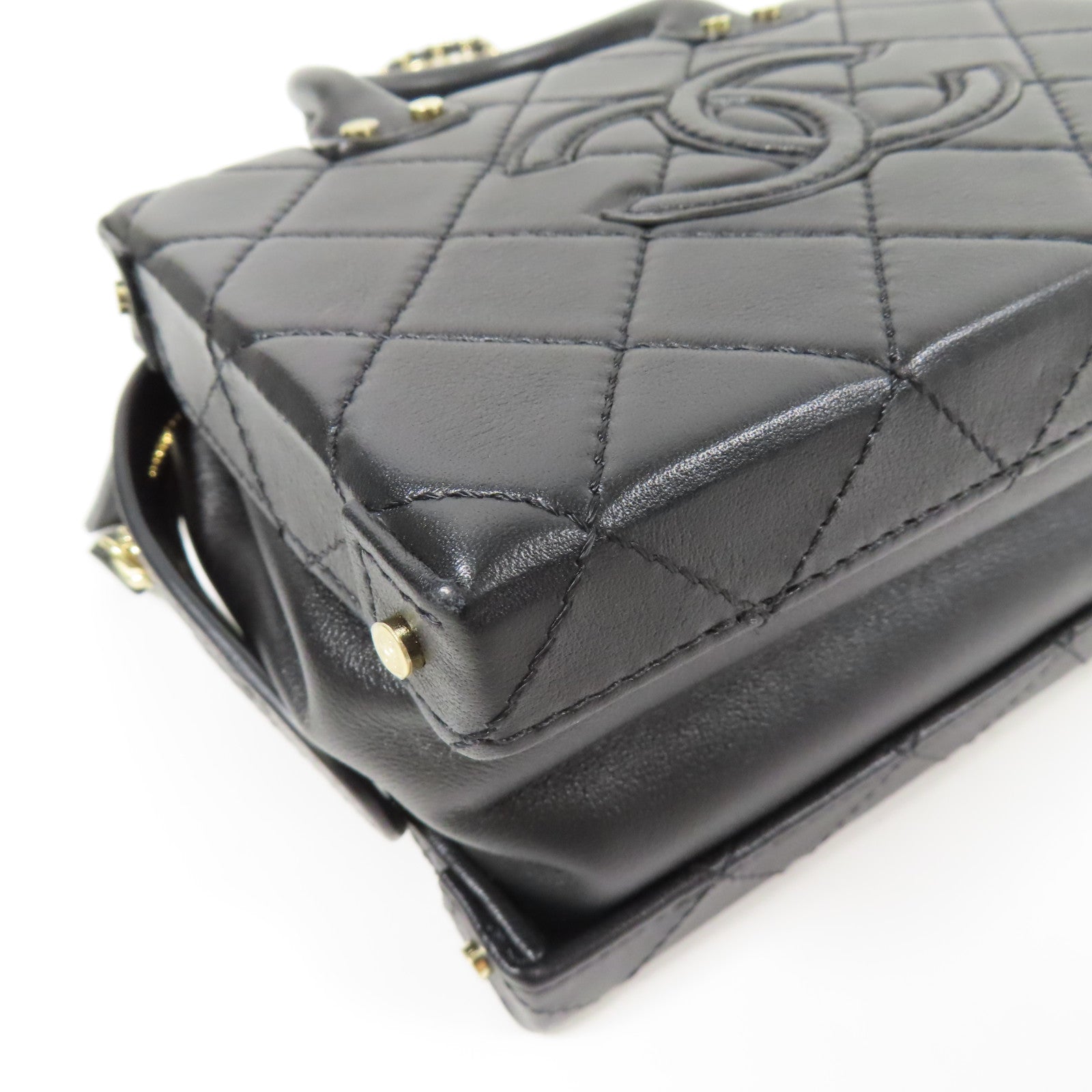 CHANEL 牛皮皮革Cosmetic Case金扣手挽肩背兩用袋