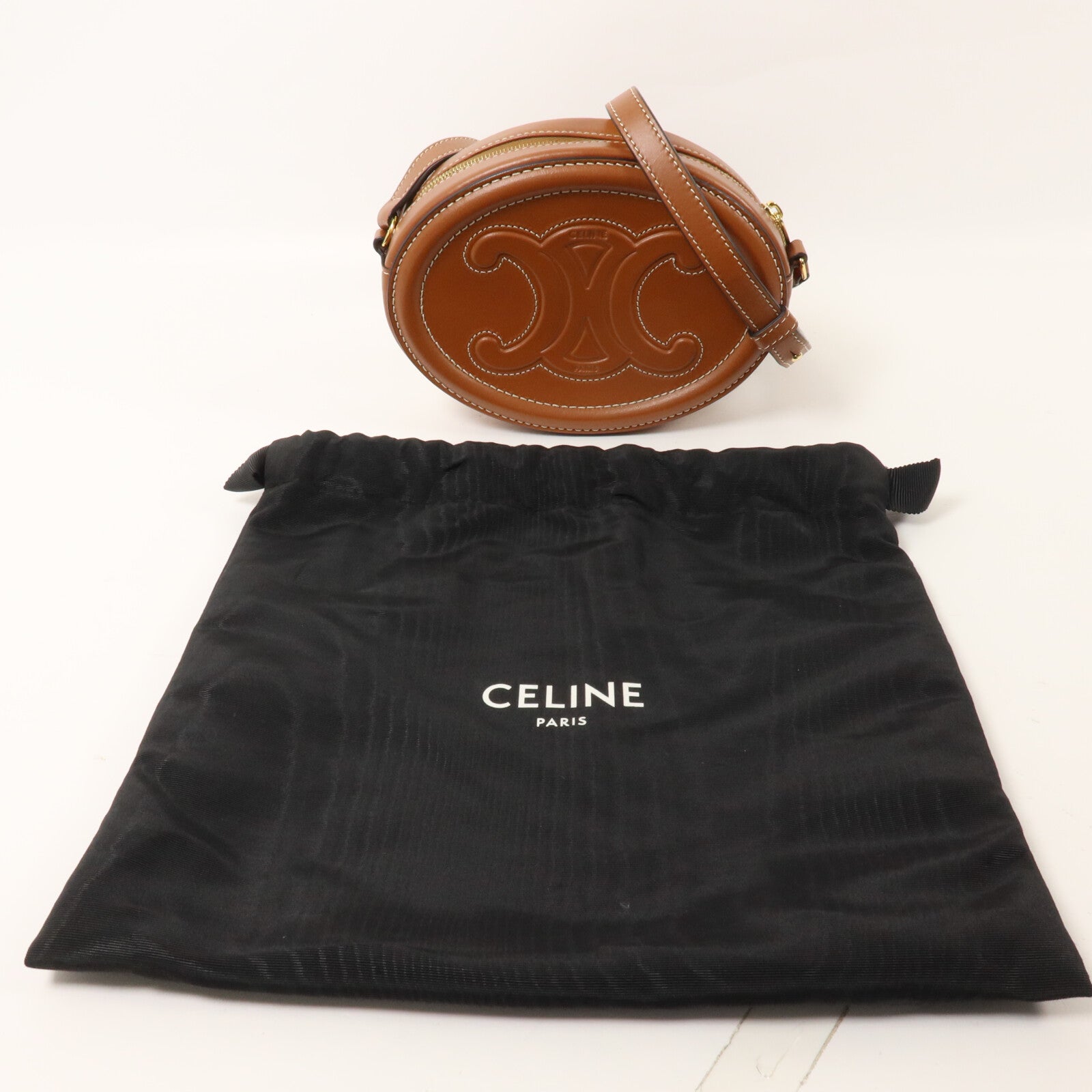 CELINE 牛皮皮革Triomphe Oval肩背袋