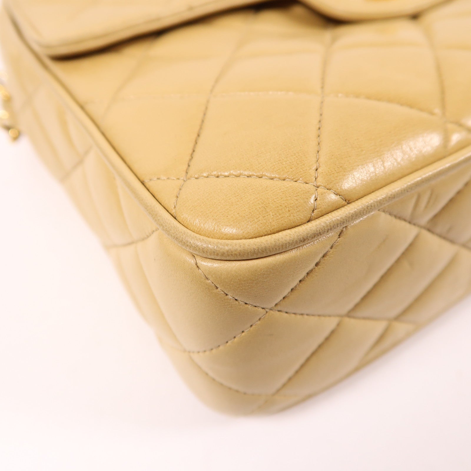 CHANEL 羊皮皮革Vintage Chain Shoulder金扣鏈帶肩背袋黃色