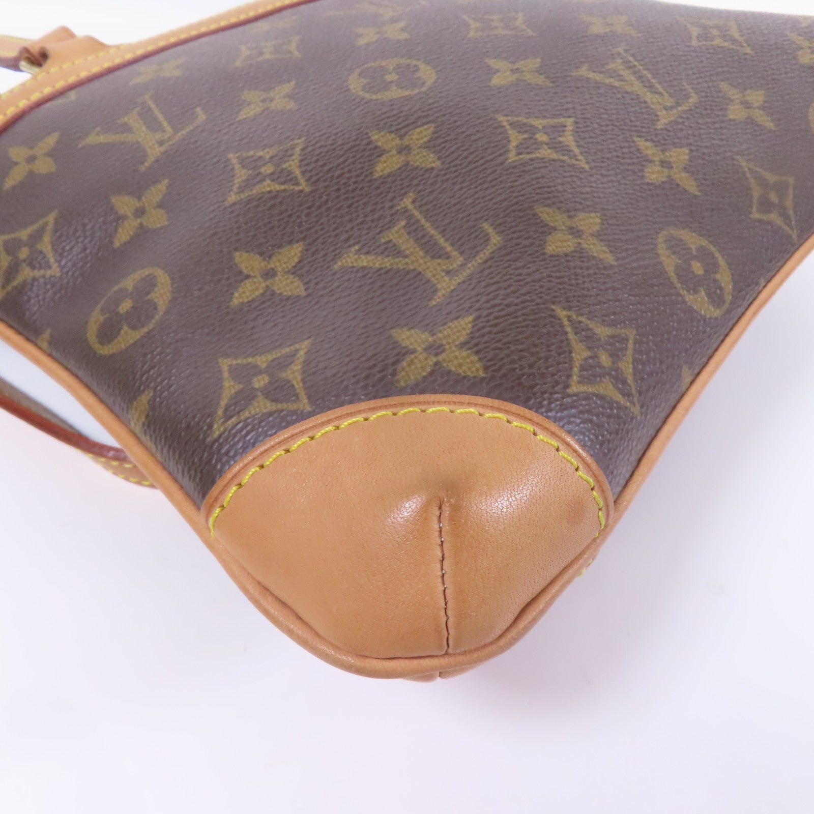 LOUIS VUITTON Monogram Coussin GM金扣肩背袋
