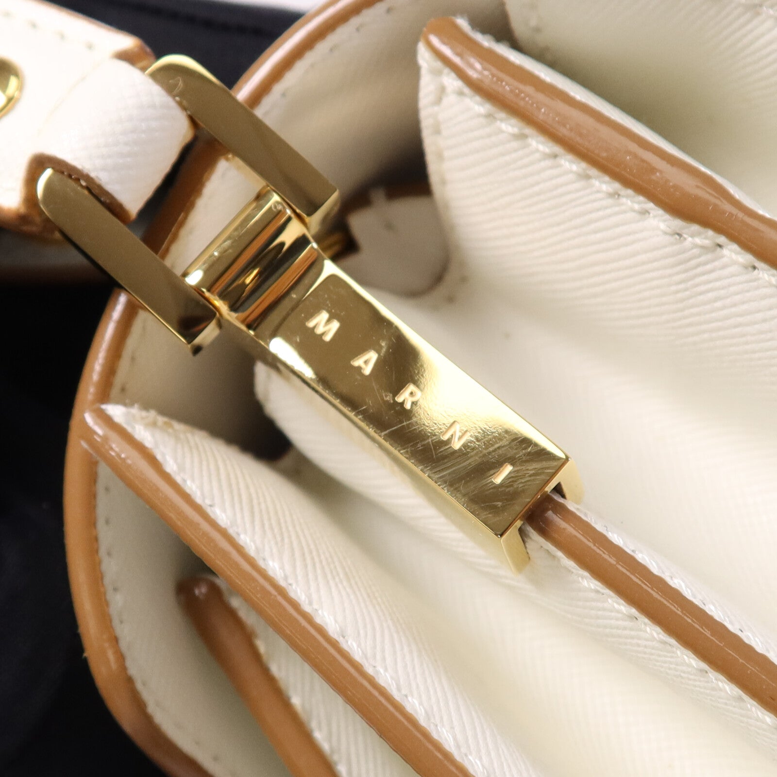 SELECTION 牛皮皮革Marni Trunk Medium Shoulder Bag金扣肩背袋