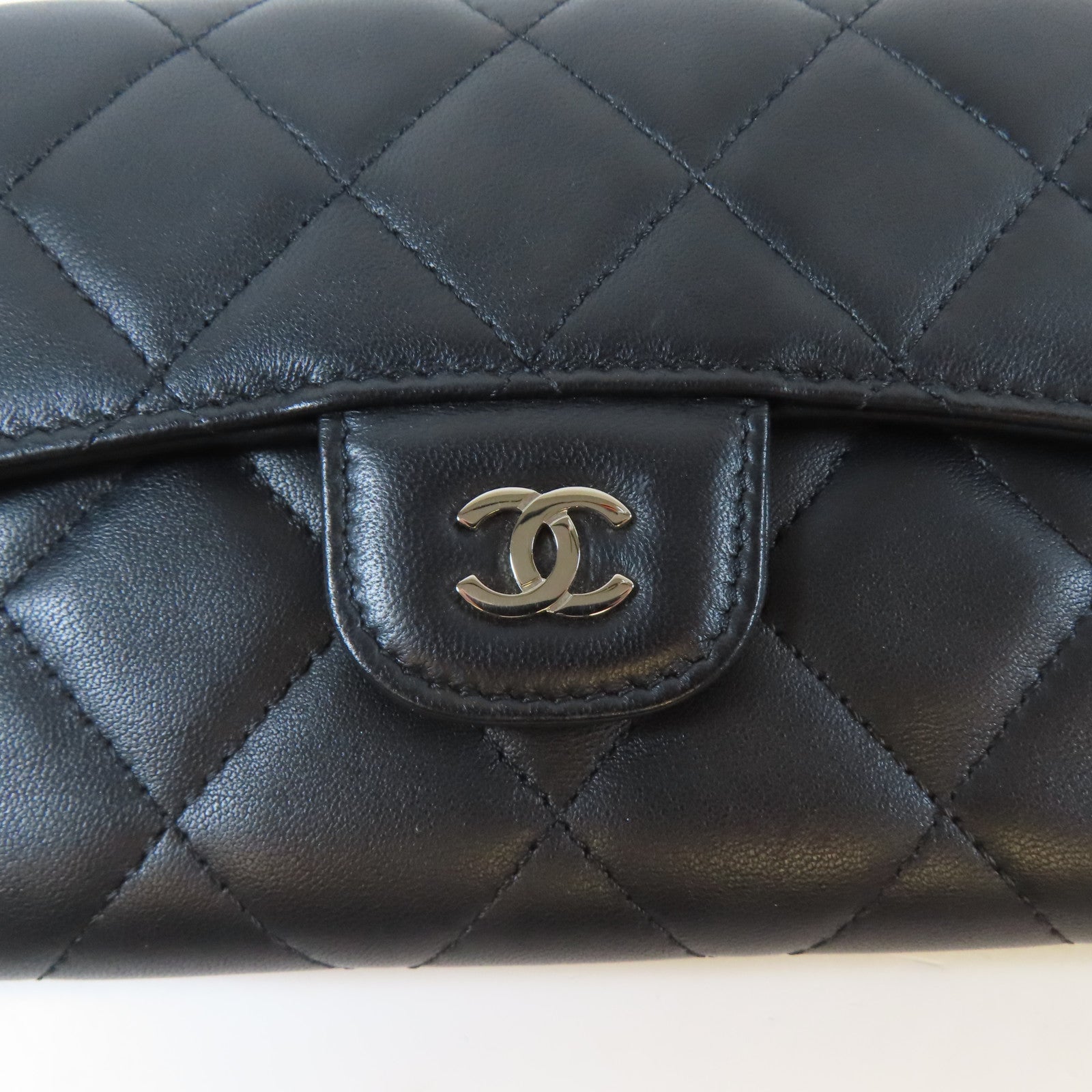 CHANEL 菱格牛皮皮革Trifold Long Wallet銀扣長錢包黑色