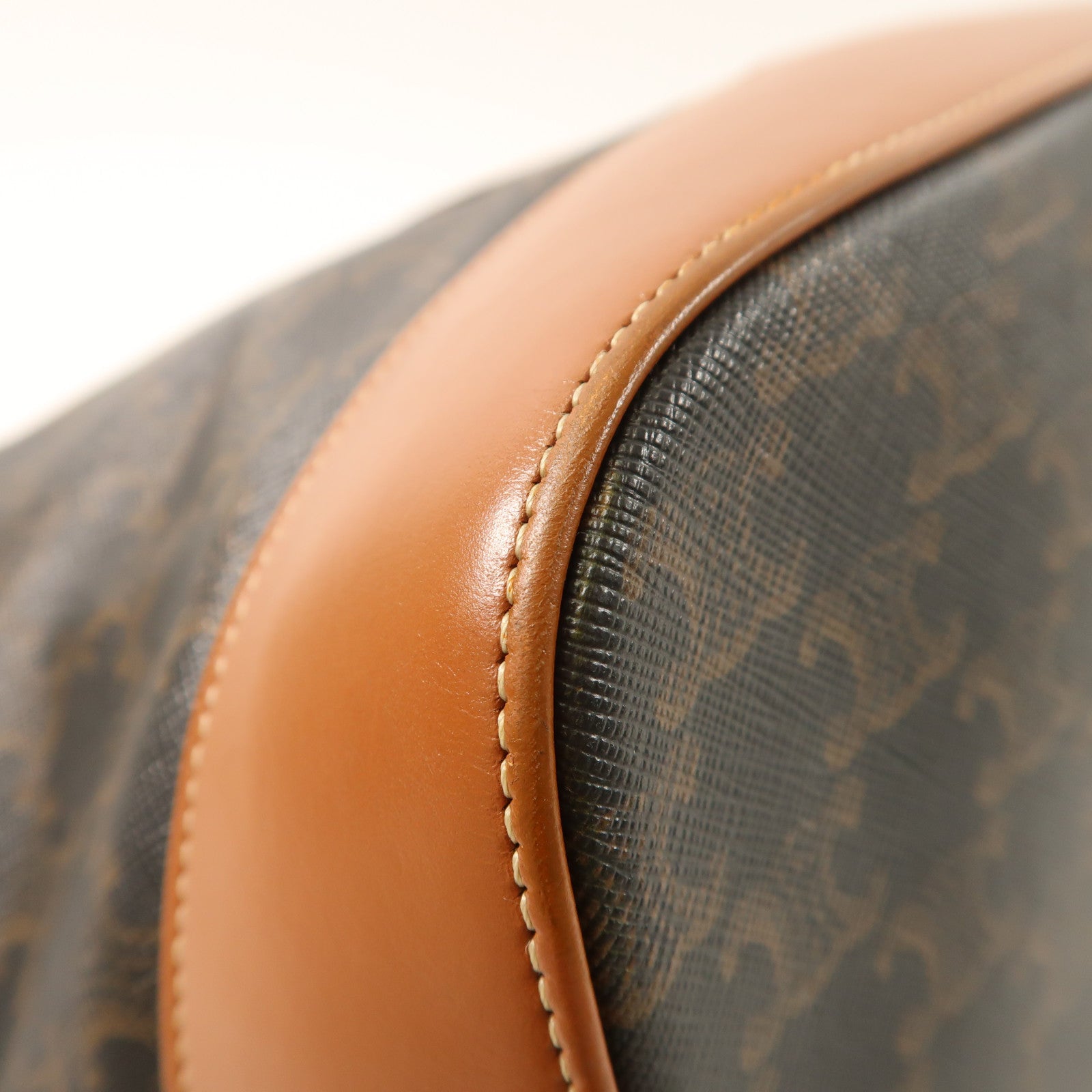 CELINE 塗層帆布Medium Bucket In Triomphe金扣肩背袋
