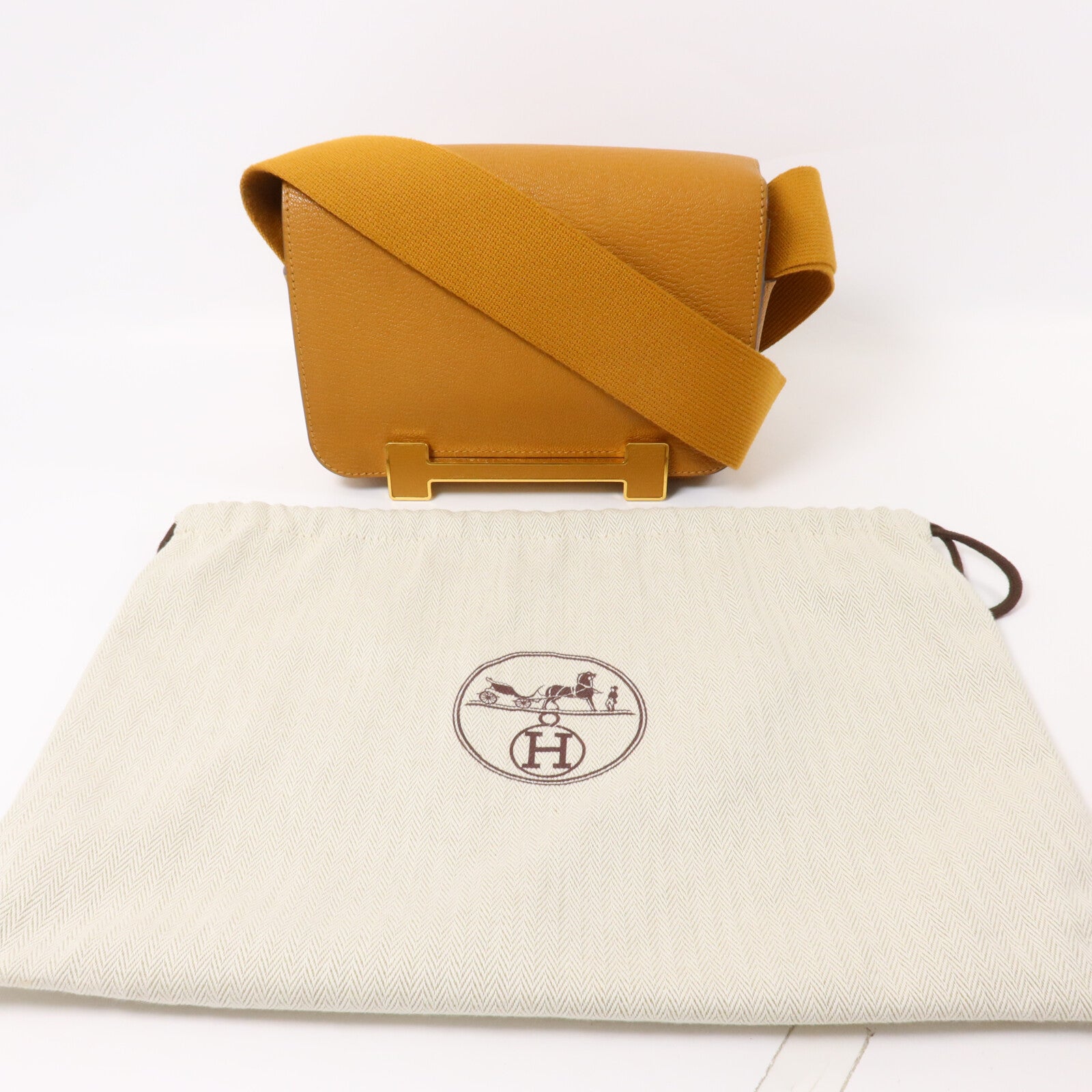 HERMES Chevre皮革Geta肩背袋Caramel