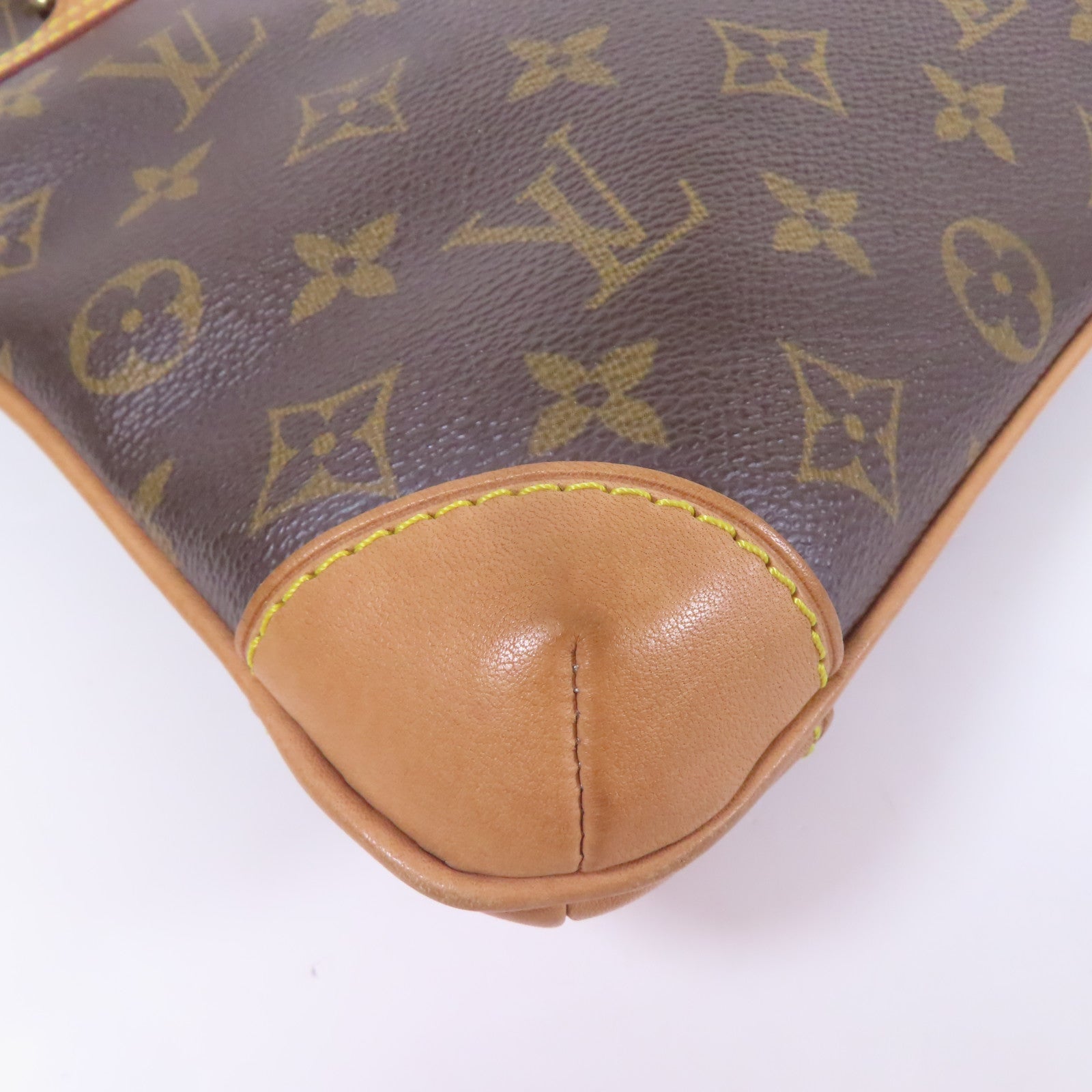 LOUIS VUITTON Monogram Coussin GM金扣肩背袋
