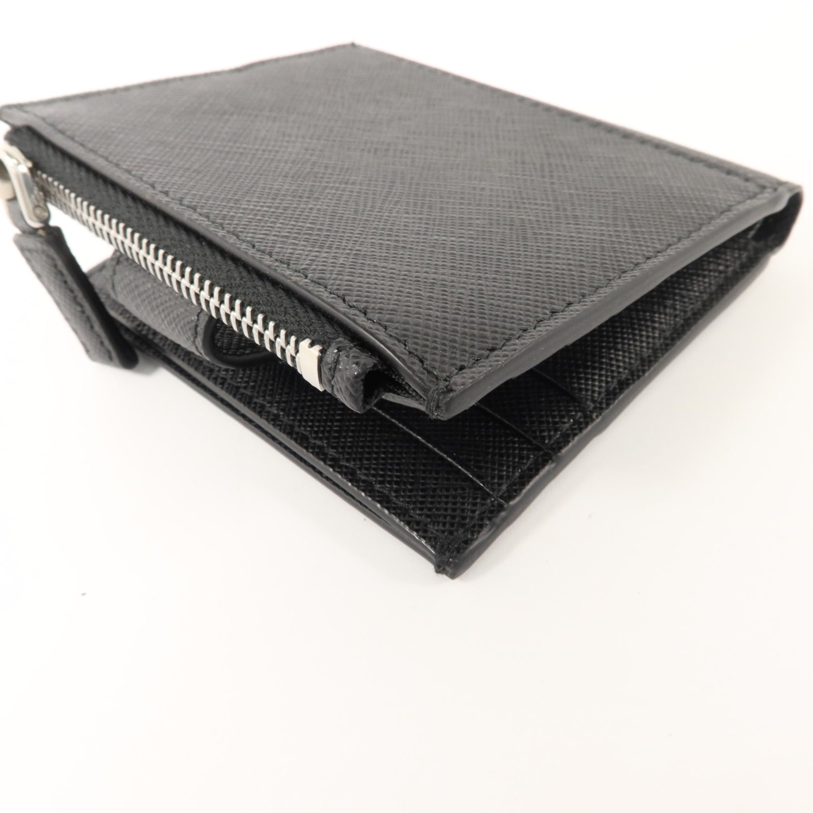 PRADA Saffiano皮革Bifold Wallet銀扣錢包