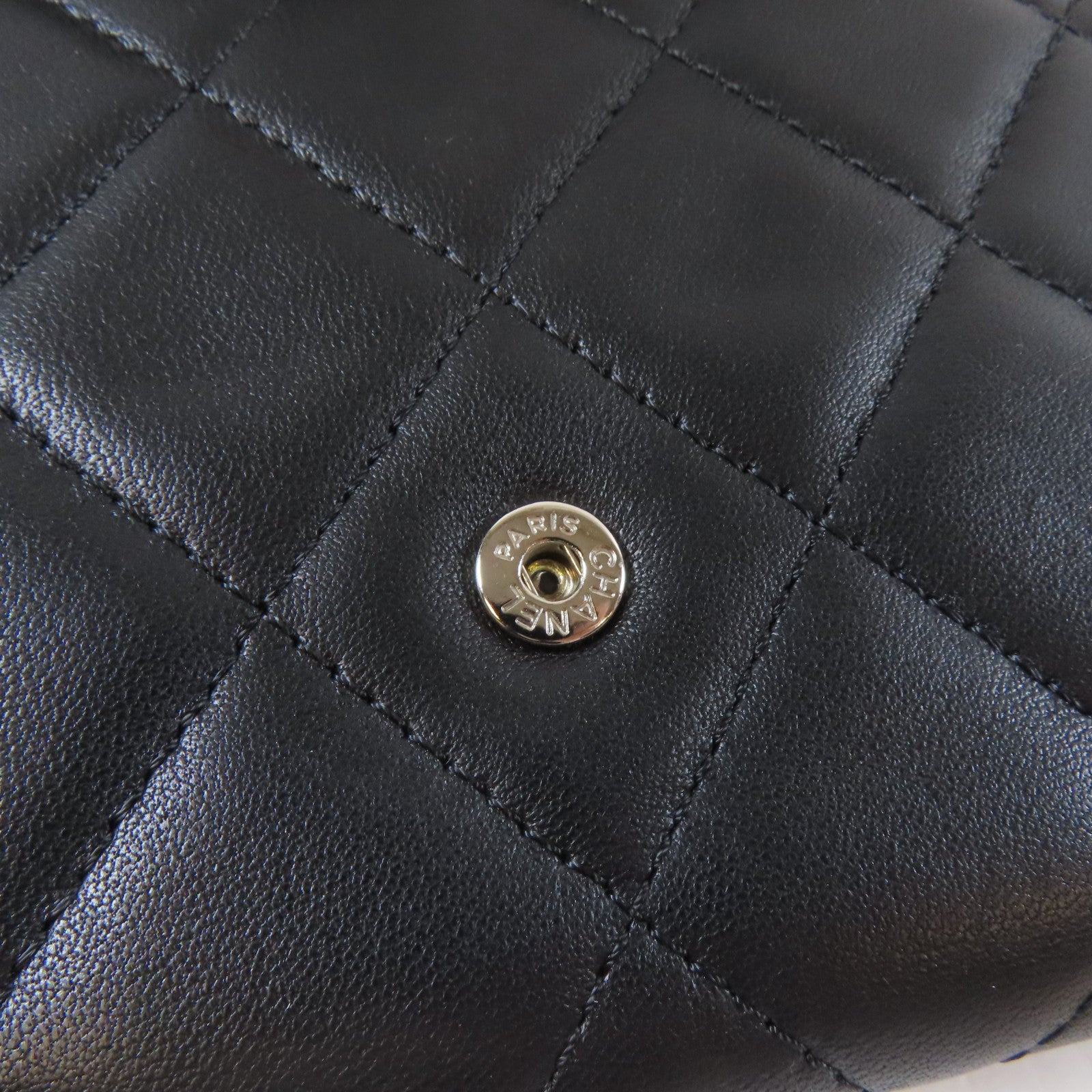 CHANEL 菱格牛皮皮革Trifold Long Wallet銀扣長錢包黑色