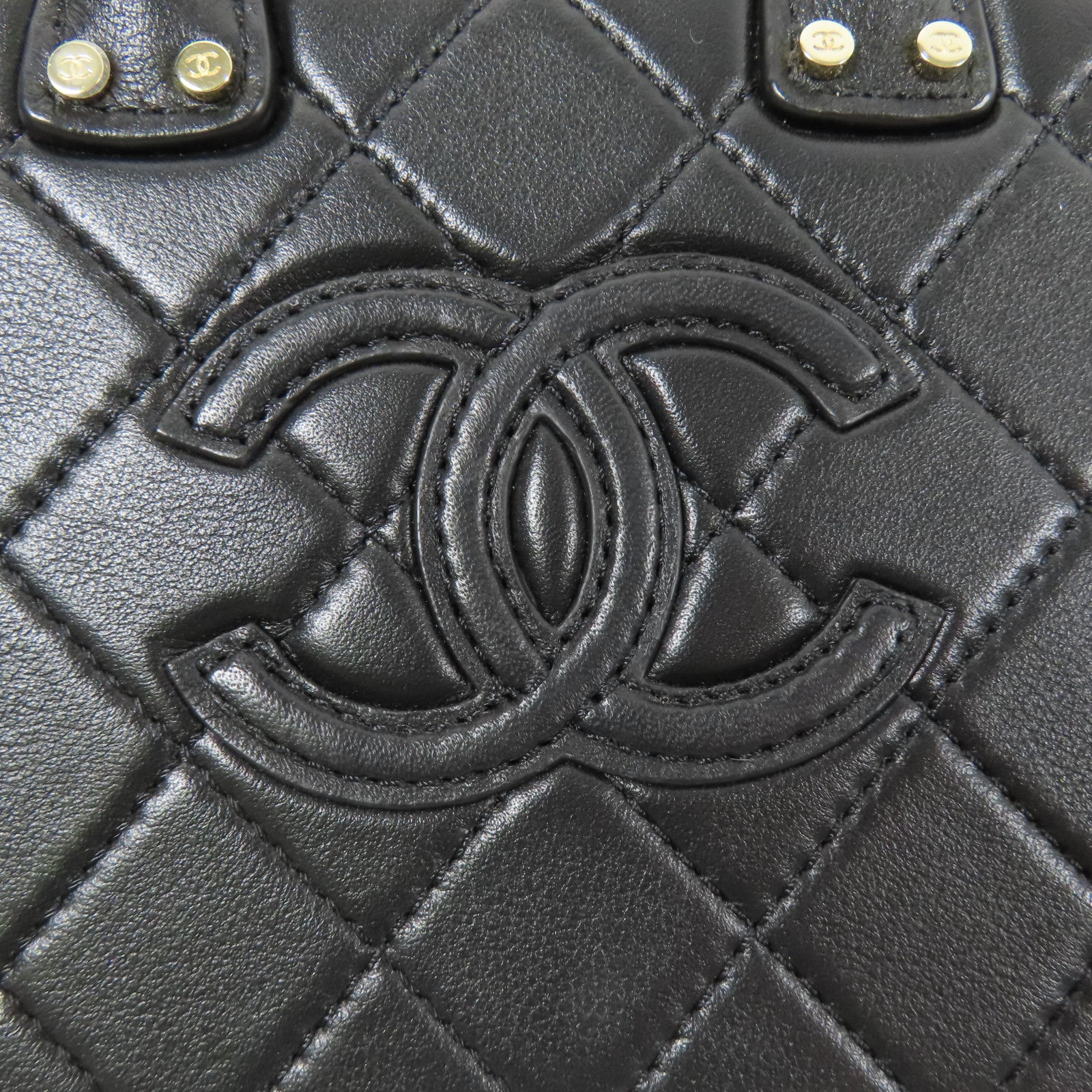 CHANEL 牛皮皮革Cosmetic Case金扣手挽肩背兩用袋