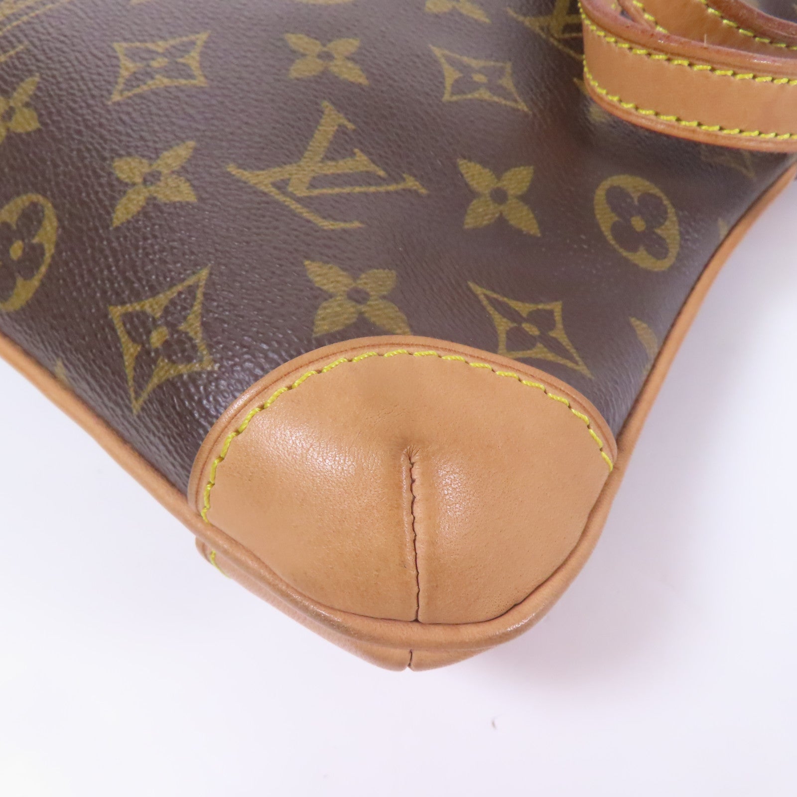 LOUIS VUITTON Monogram Coussin GM金扣肩背袋