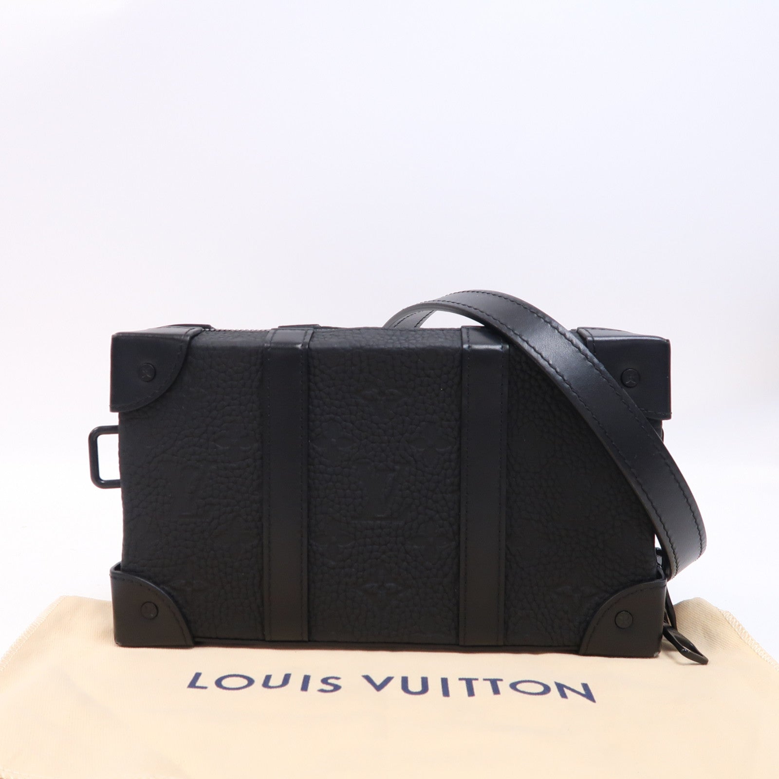 LOUIS VUITTON Monogram Taurillon Soft Trunk肩背袋黑色