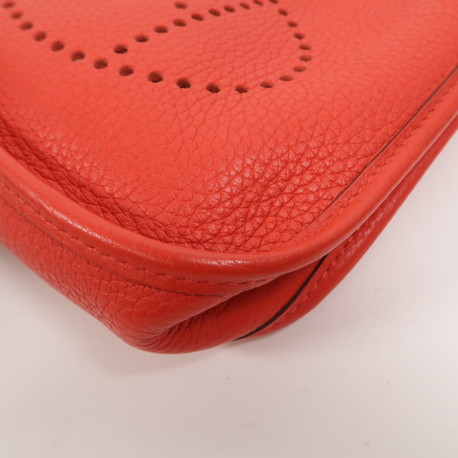 HERMES Clemence皮革Evelyne TPM肩背袋Rouge de Coeur