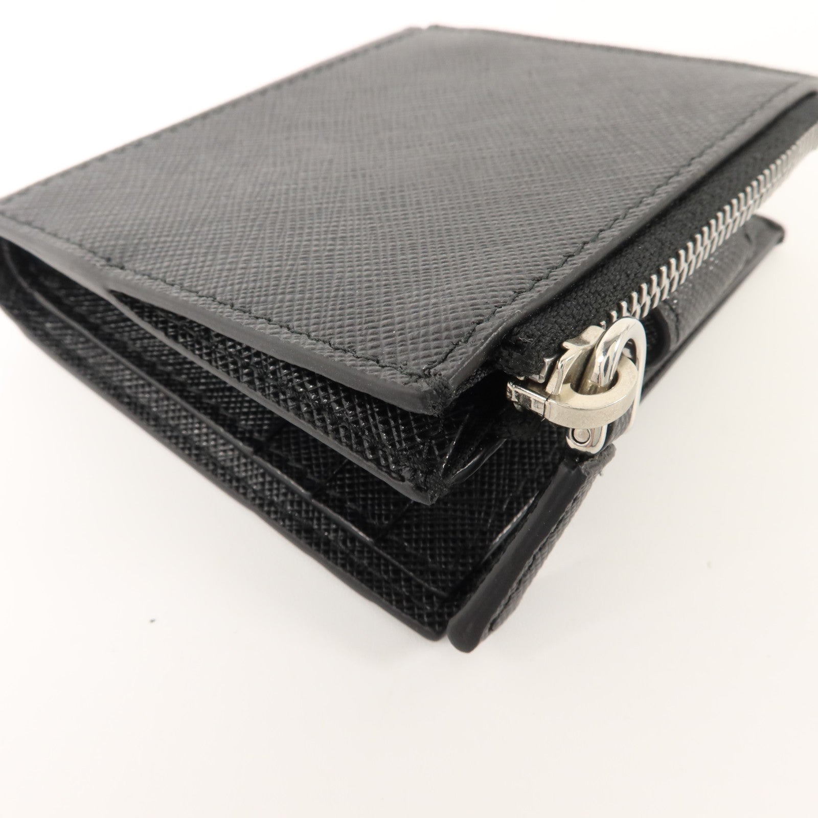 PRADA Saffiano皮革Bifold Wallet銀扣錢包