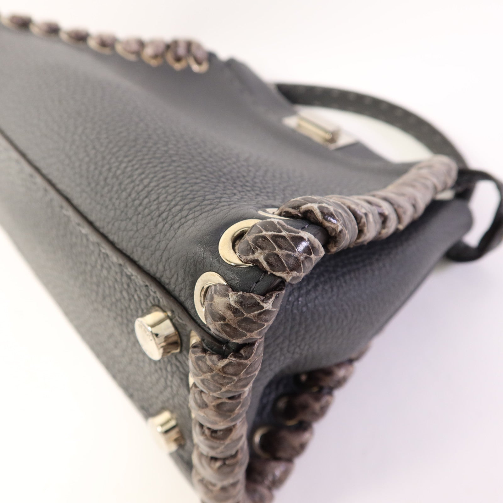 FENDI 蛇皮皮革/牛皮皮革Mini Peekaboo銀扣手挽肩背兩用袋