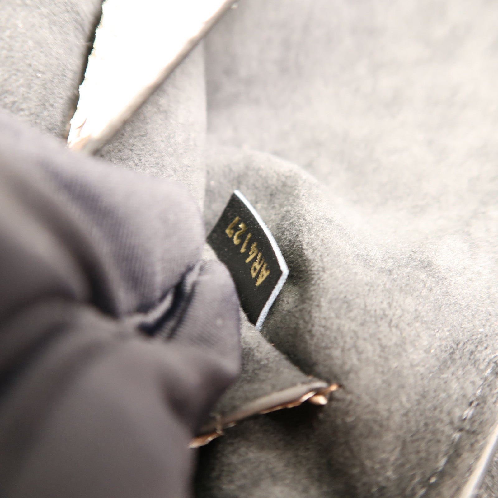 LOUIS VUITTON 蛇皮皮革Love Note金扣鏈帶肩背袋