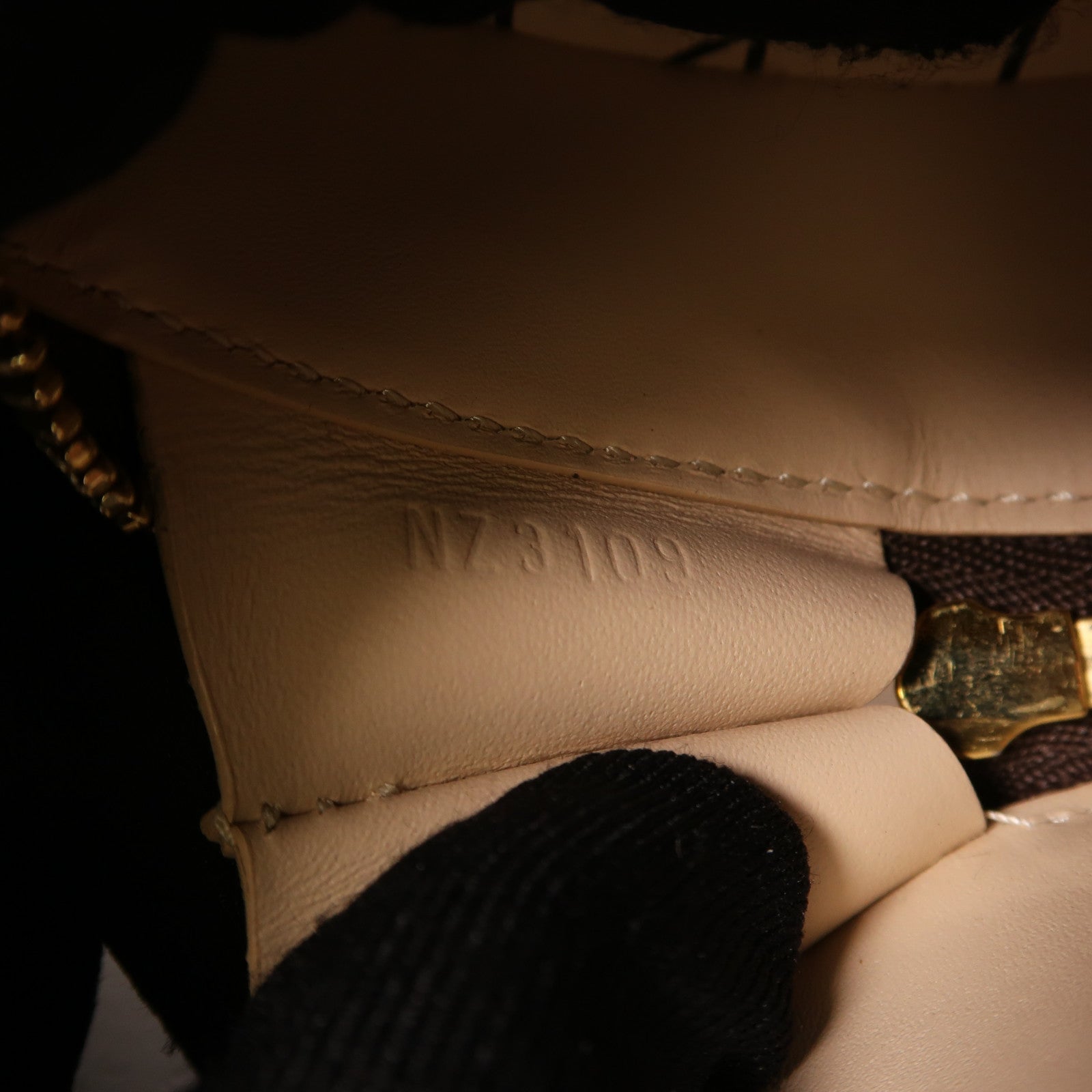 LOUIS VUITTON Monogram Boite Chapeau Necklace金扣鏈帶肩背袋啡色