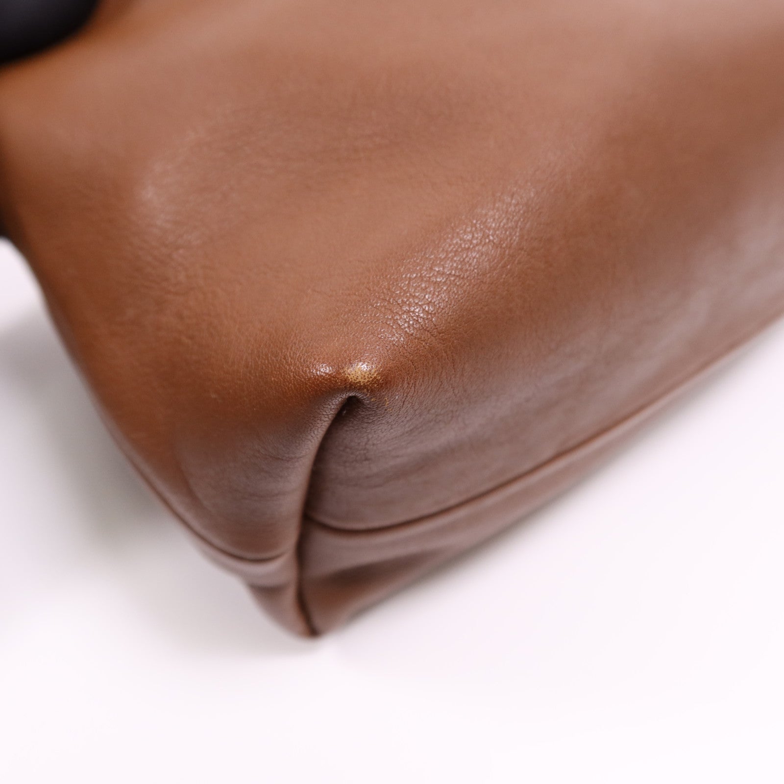 BURBERRY 牛皮皮革Shoulder Bag金扣肩背袋