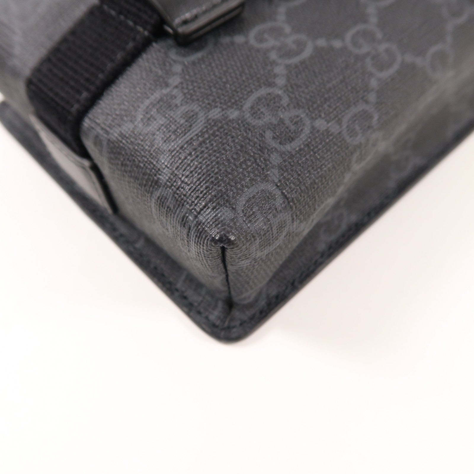 GUCCI 塗層帆布Shoulder Bag銀扣肩背袋黑色