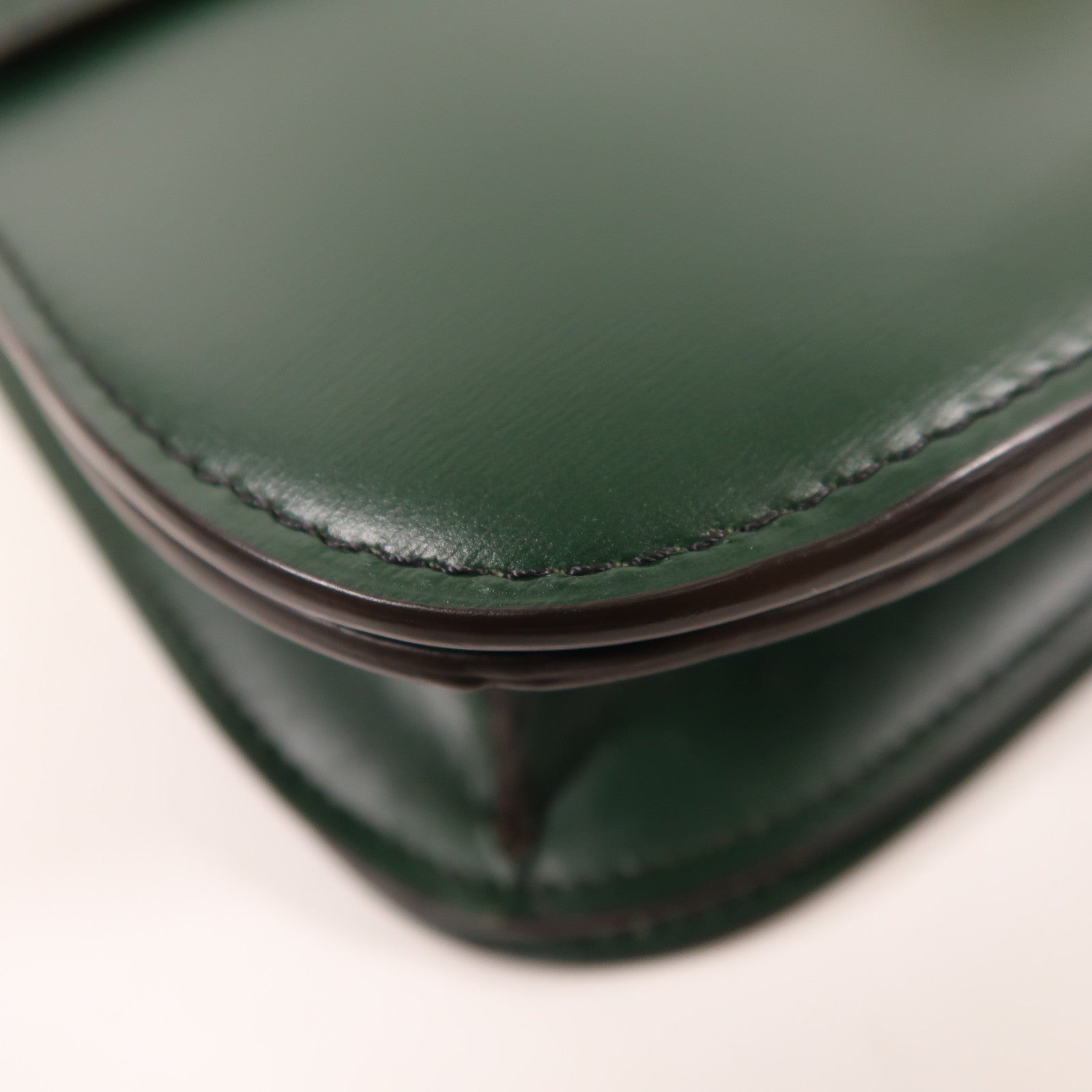 CELINE 牛皮皮革Classic Box金扣肩背袋