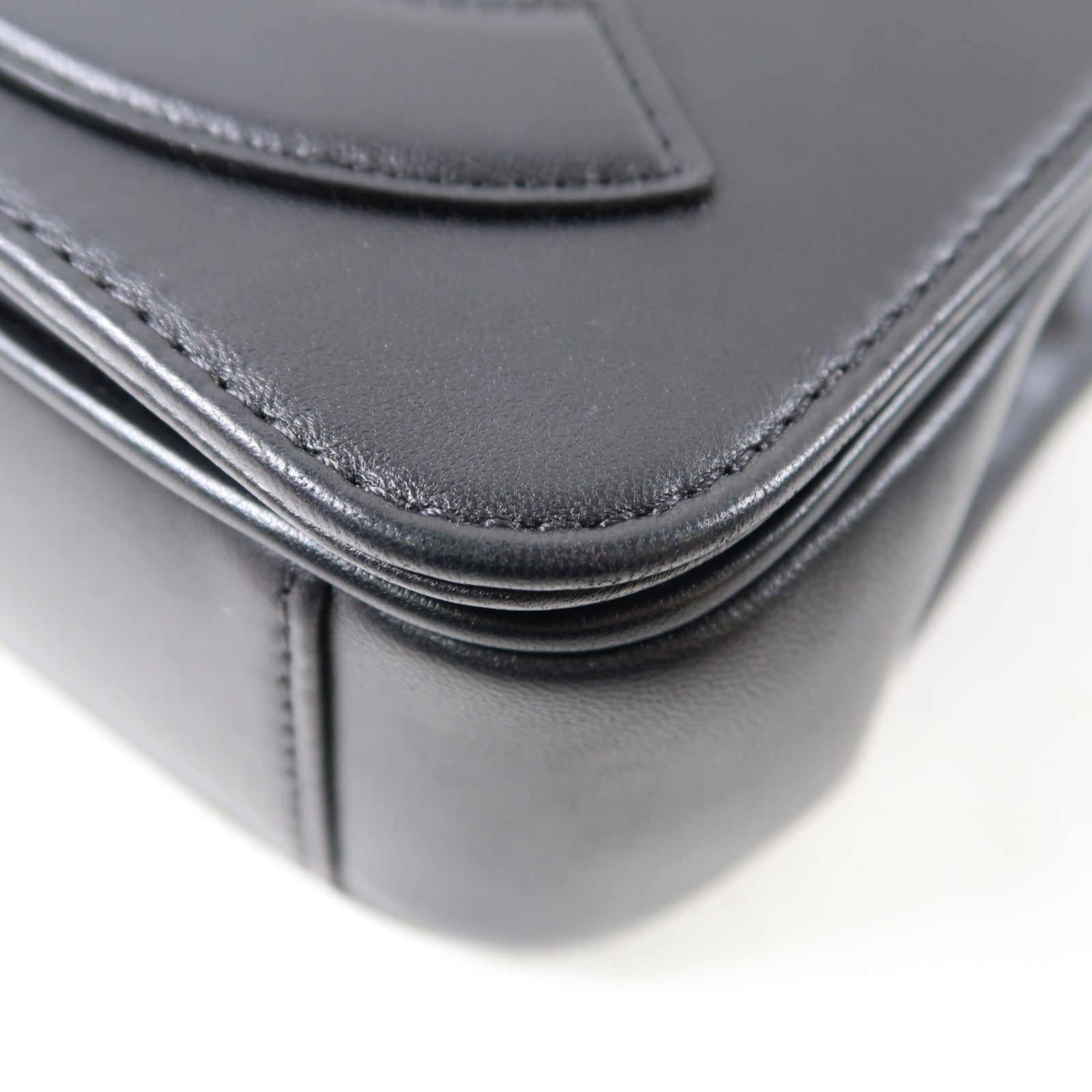 CHANEL 羊皮皮革Shoulder Bag金扣鏈帶肩背袋黑色