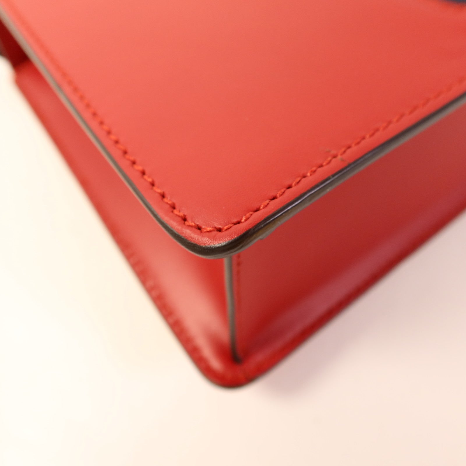 GUCCI 牛皮皮革Sylvie金扣手挽肩背兩用袋