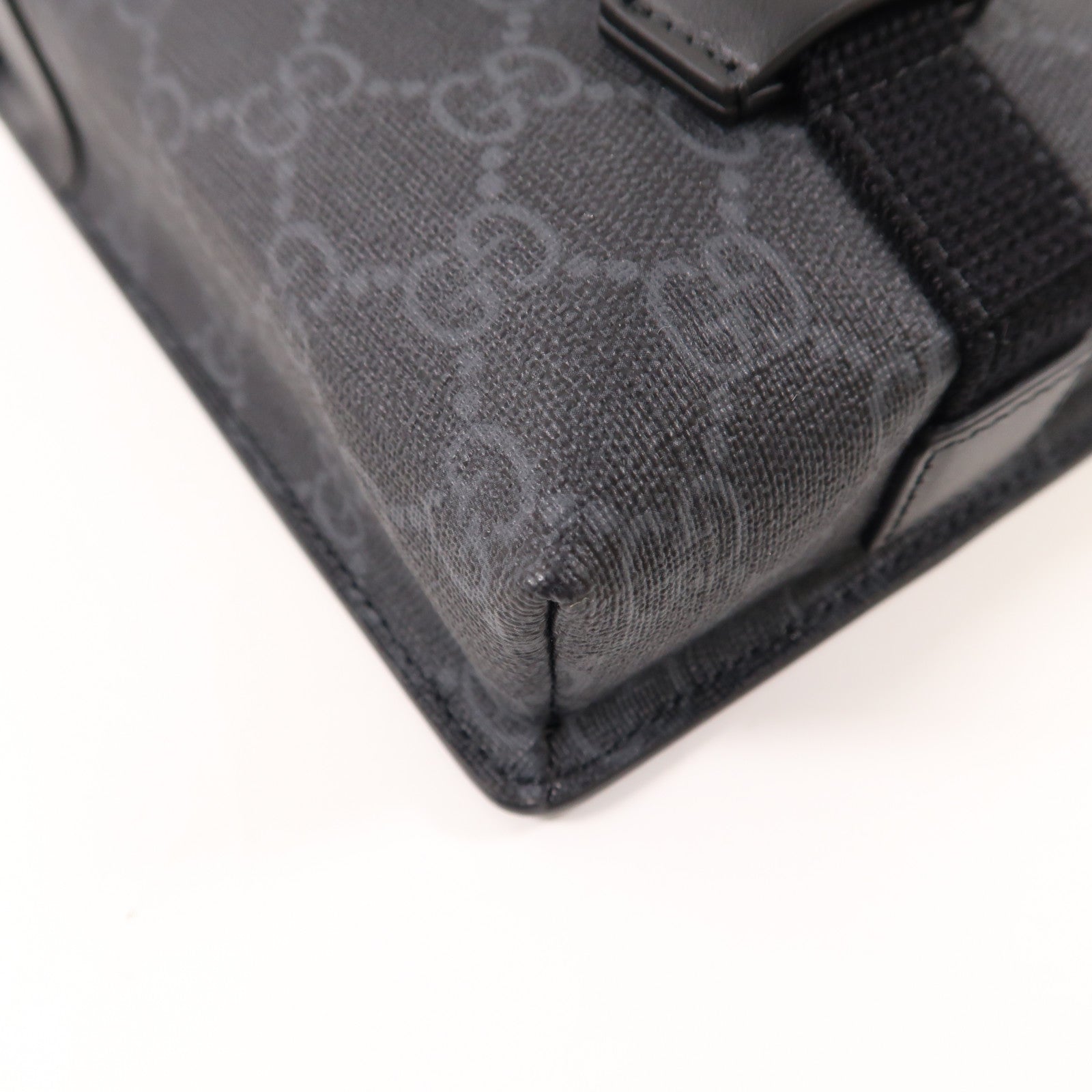 GUCCI 塗層帆布Shoulder Bag銀扣肩背袋黑色