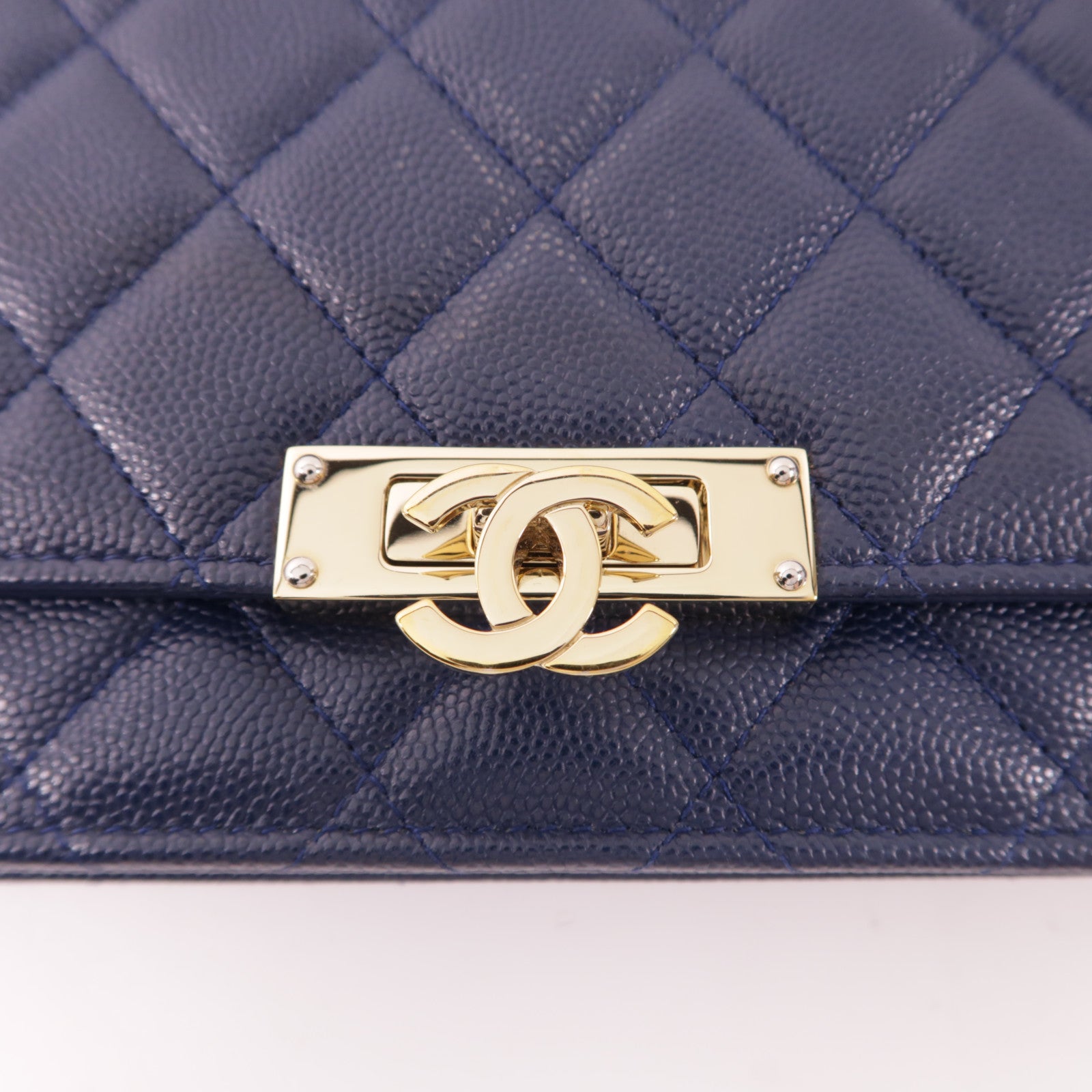 CHANEL 牛皮皮革Shoulder Bag金扣鏈帶肩背袋