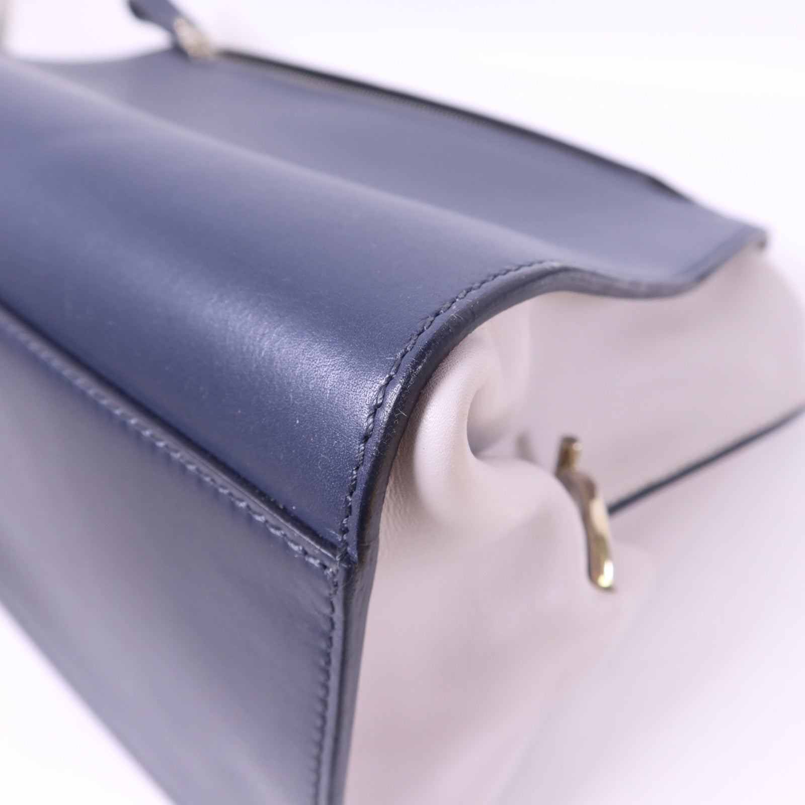 Salvatore Ferragamo 牛皮皮革2 Way Shoulder Bag銀扣手挽肩背兩用袋