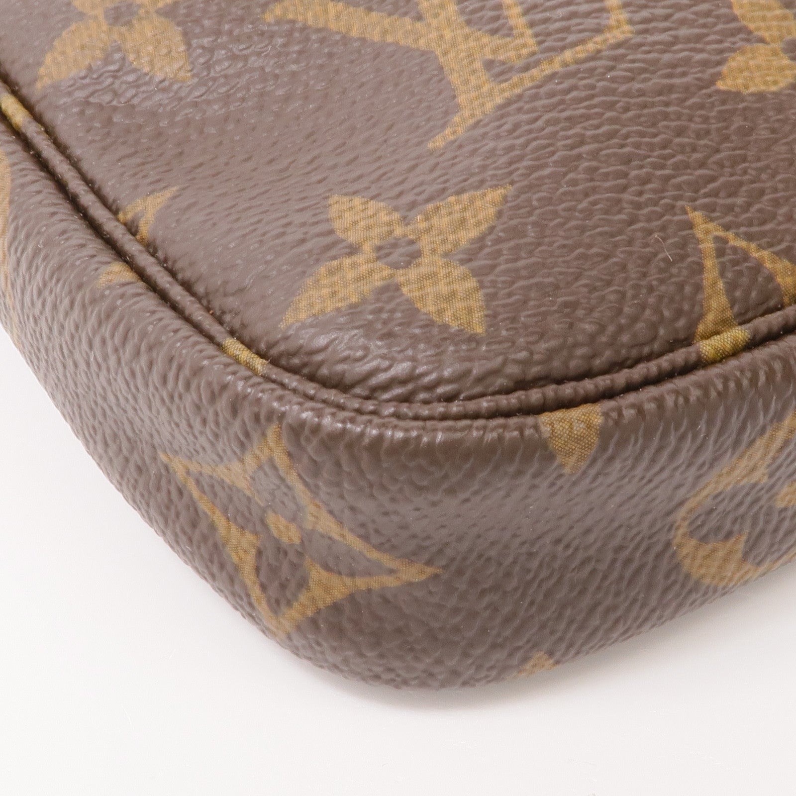 LOUIS VUITTON Monogram Mini Pochette Accessoires金扣手挽袋