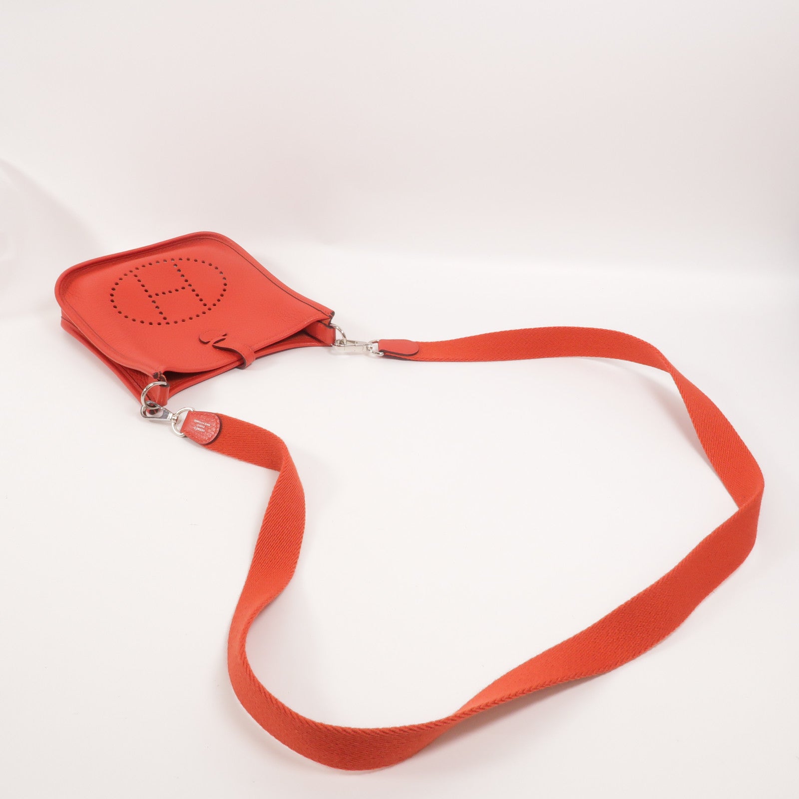 HERMES Clemence皮革Evelyne TPM肩背袋Rouge de Coeur