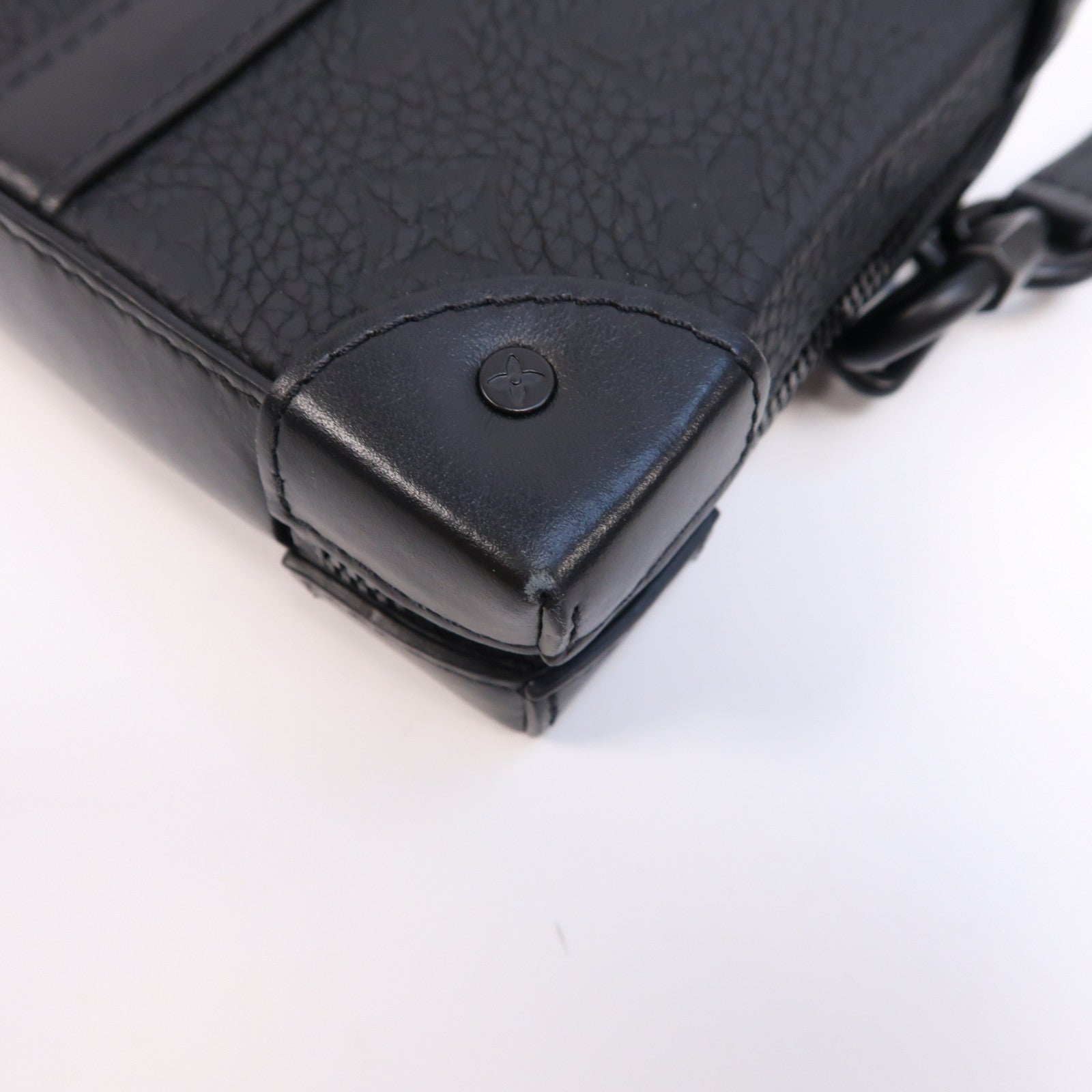 LOUIS VUITTON Monogram Taurillon Soft Trunk肩背袋黑色