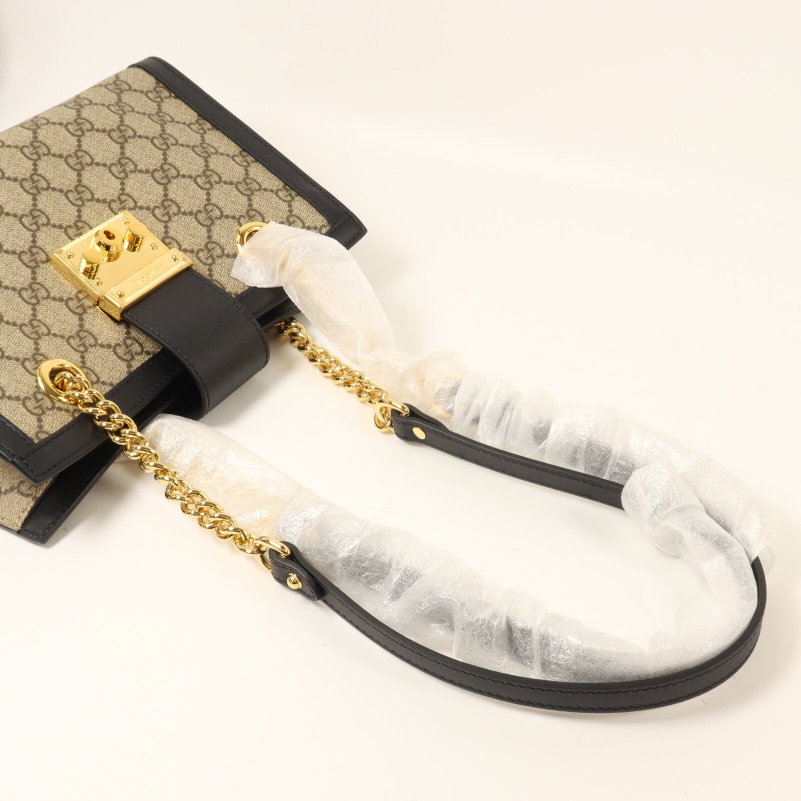 GUCCI 塗層帆布Padlock Small鏈帶肩背袋
