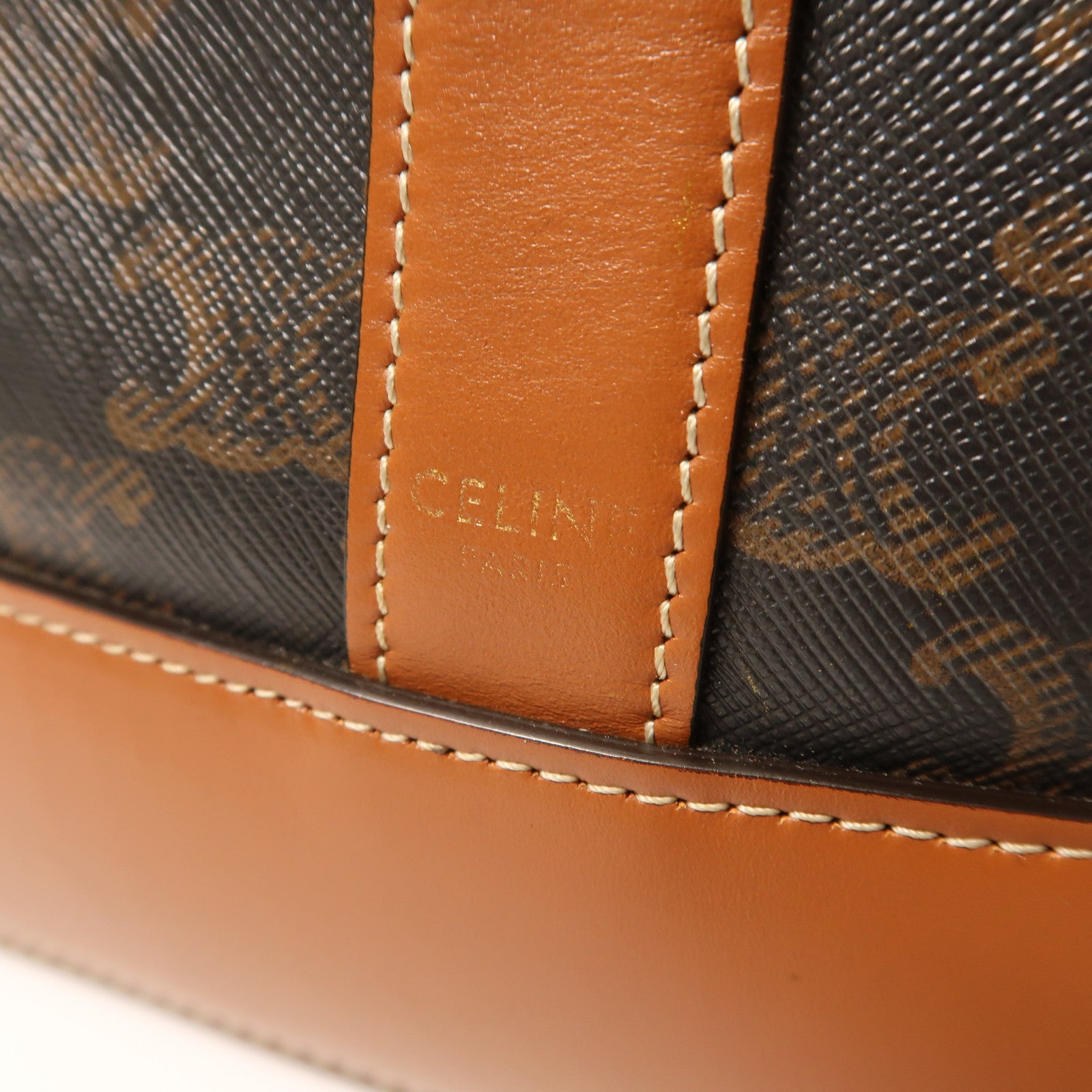 CELINE 塗層帆布Medium Bucket In Triomphe金扣肩背袋