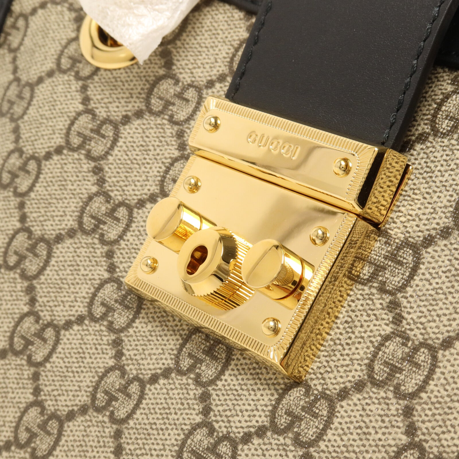 GUCCI 塗層帆布Padlock Small鏈帶肩背袋