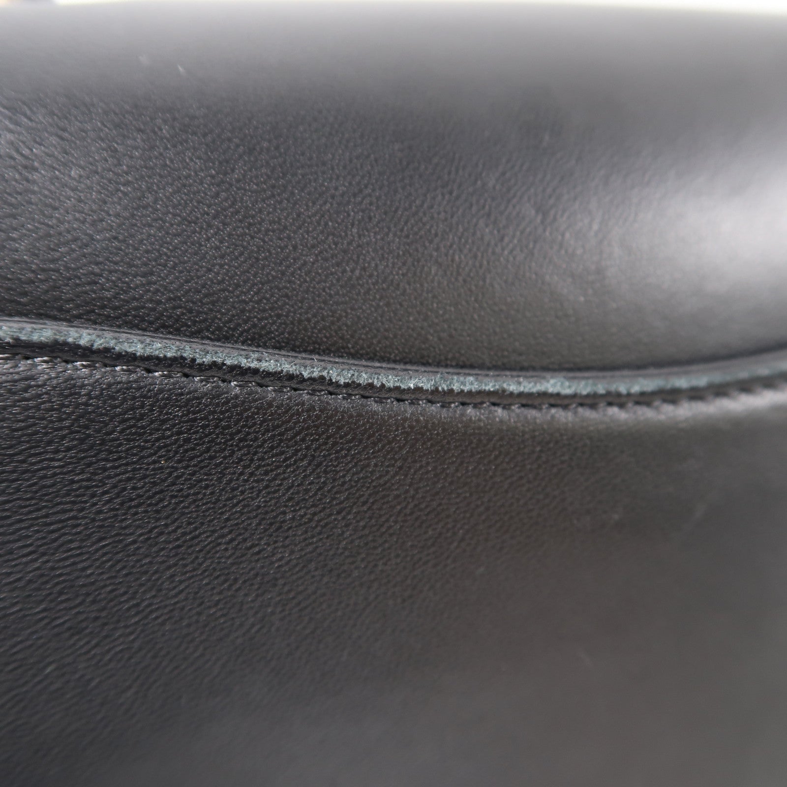 CHANEL 羊皮皮革Shoulder Bag金扣鏈帶肩背袋黑色