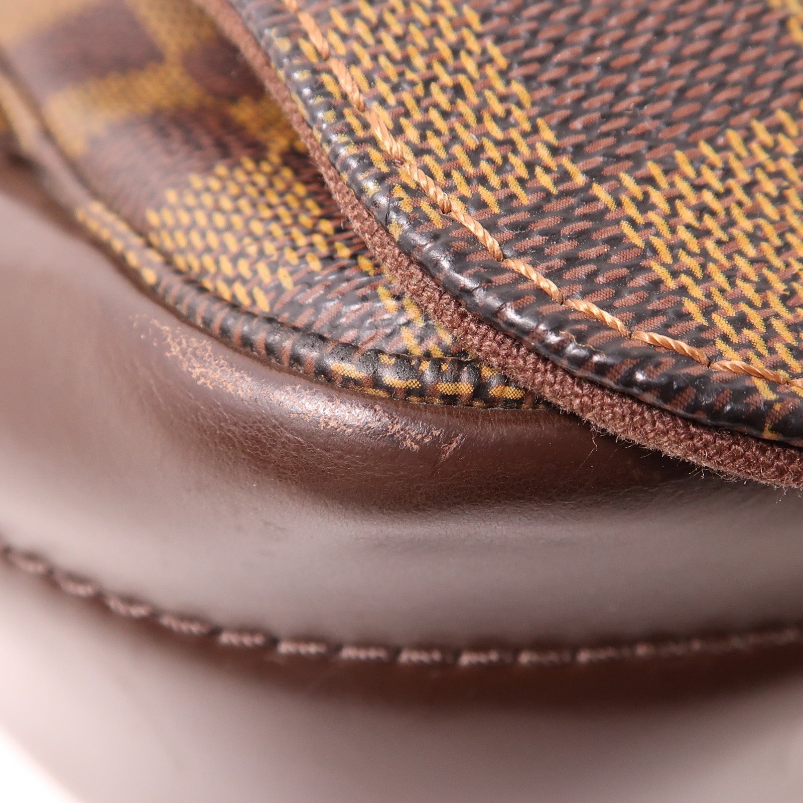 LOUIS VUITTON Damier Bastille金扣肩背袋