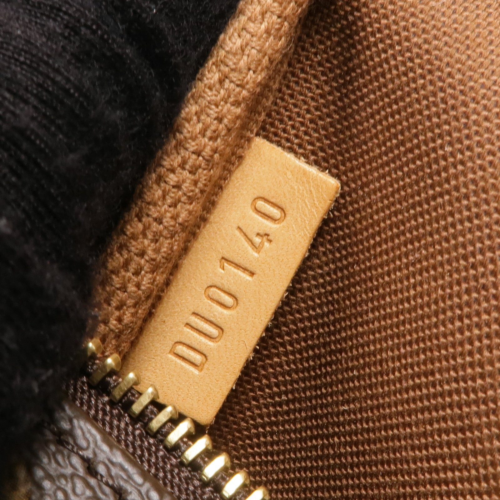 LOUIS VUITTON Monogram Mini Pochette Accessoires金扣手挽袋
