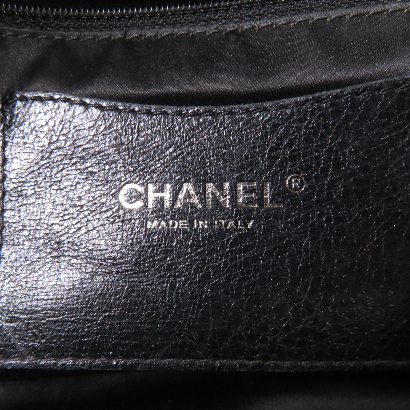 CHANEL 牛皮皮革Shoulder Bag銀扣肩背袋