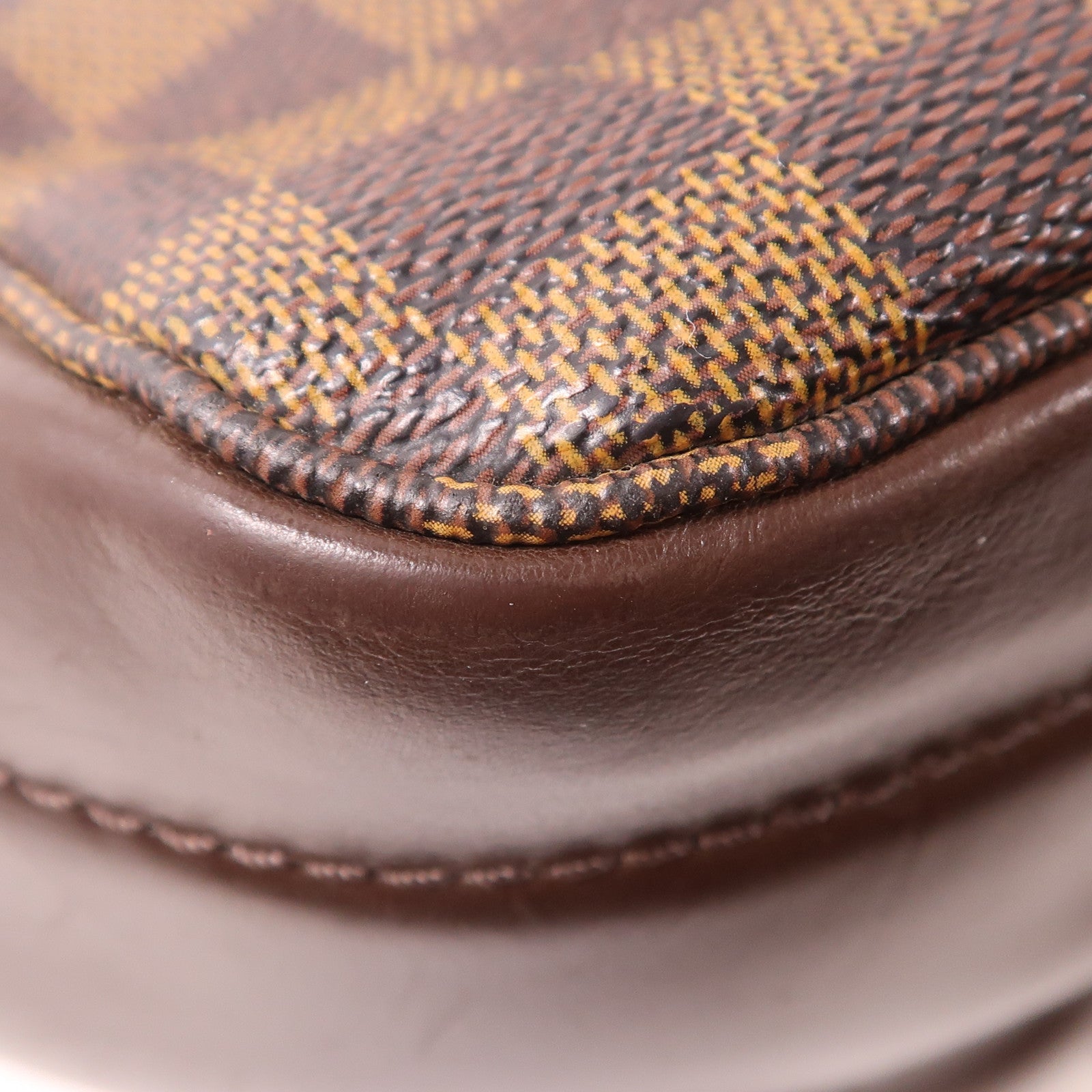 LOUIS VUITTON Damier Bastille金扣肩背袋