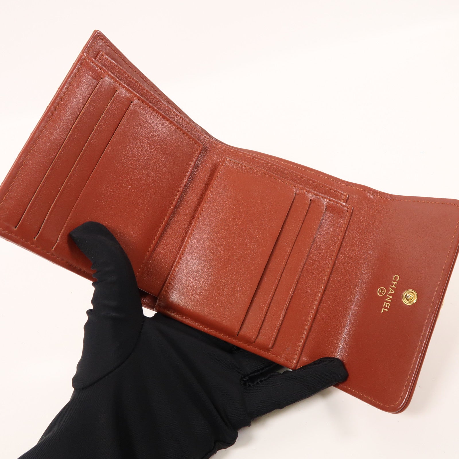 CHANEL 牛皮皮革Wallet金扣錢包