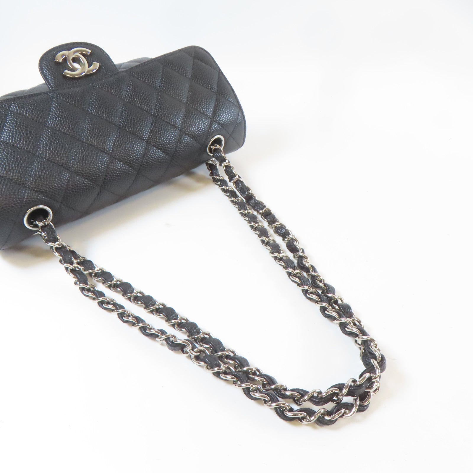 CHANEL 菱格Caviar皮革Classic 23cm銀扣鏈帶肩背袋黑色