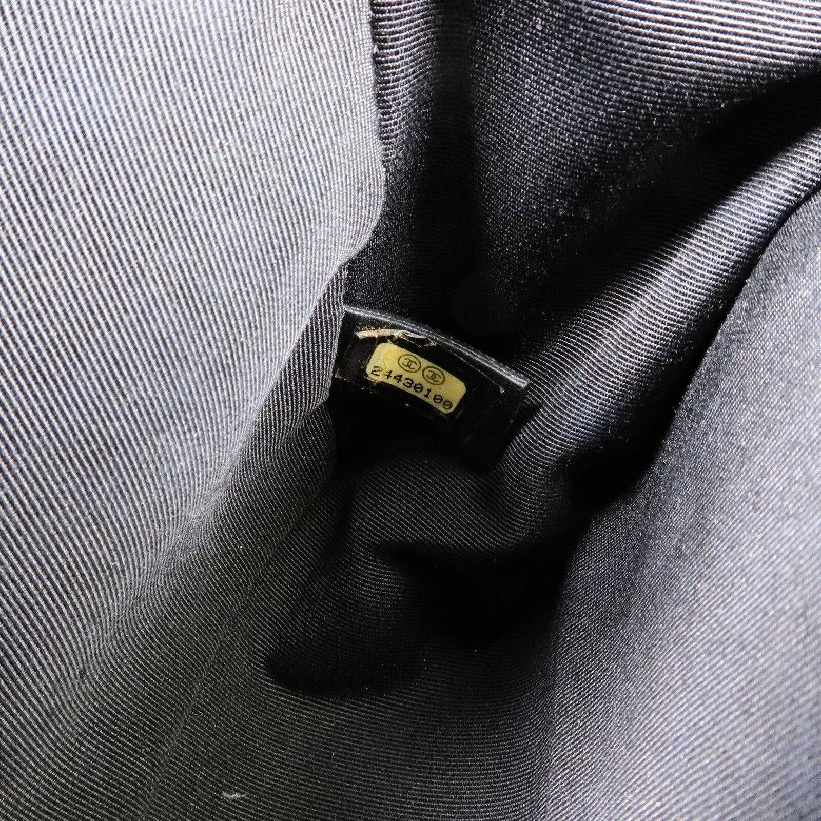 CHANEL 牛皮皮革Boy 25 Chevron鏈帶肩背袋
