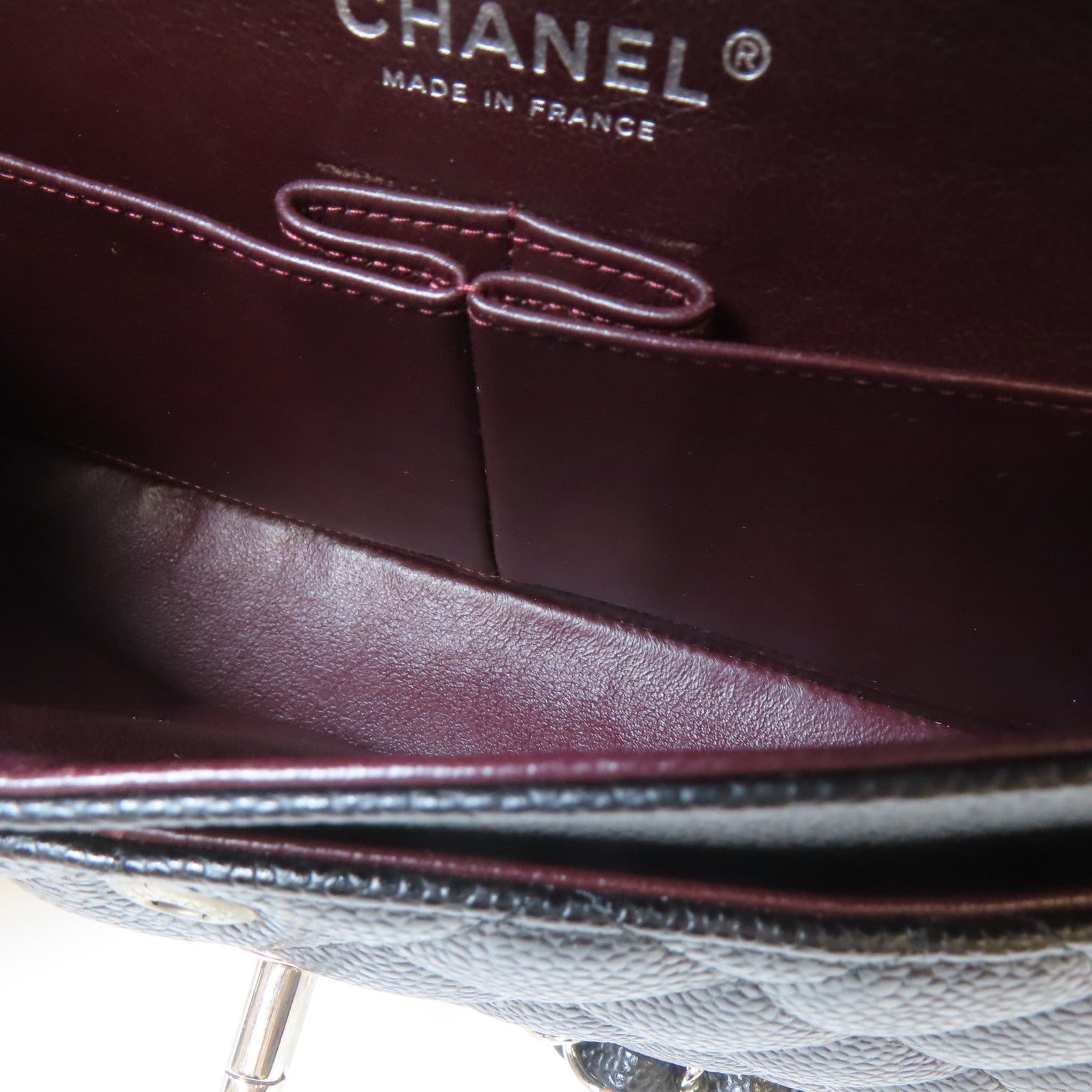 CHANEL 菱格Caviar皮革Classic 23cm銀扣鏈帶肩背袋黑色