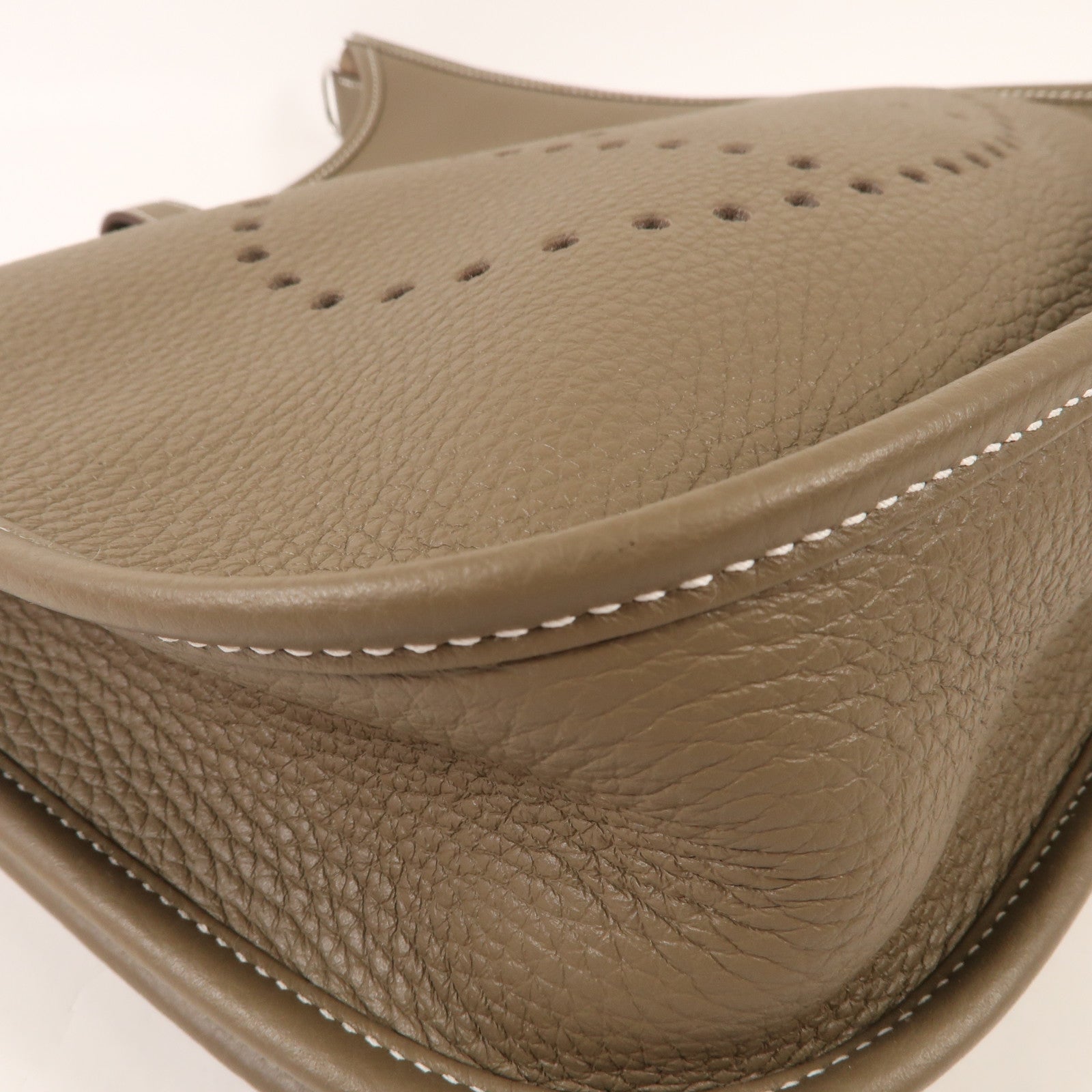 HERMES Clemence皮革Evelyne PM銀扣肩背袋Etoupe