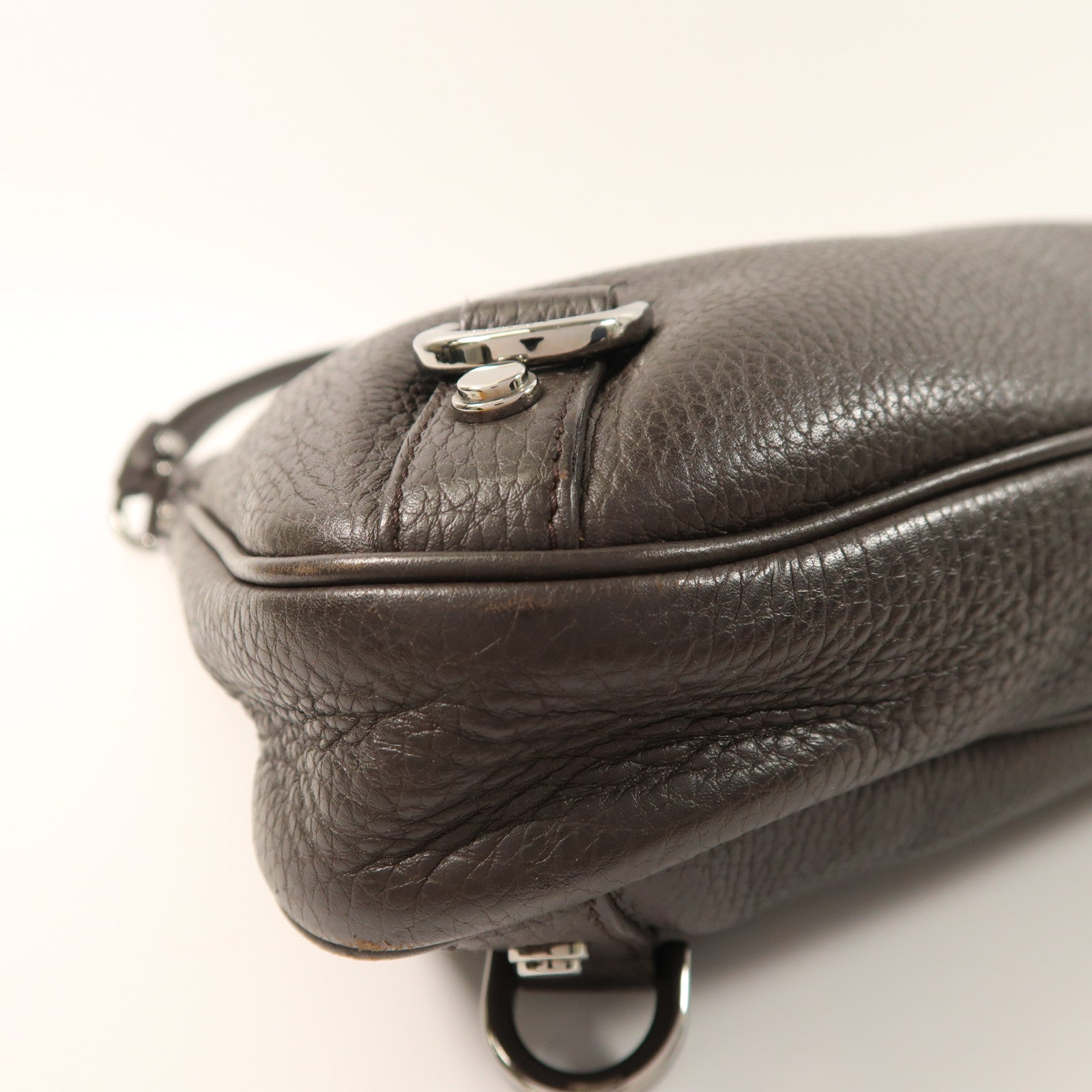 GUCCI 牛皮皮革Shoulder Bag銀扣肩背袋