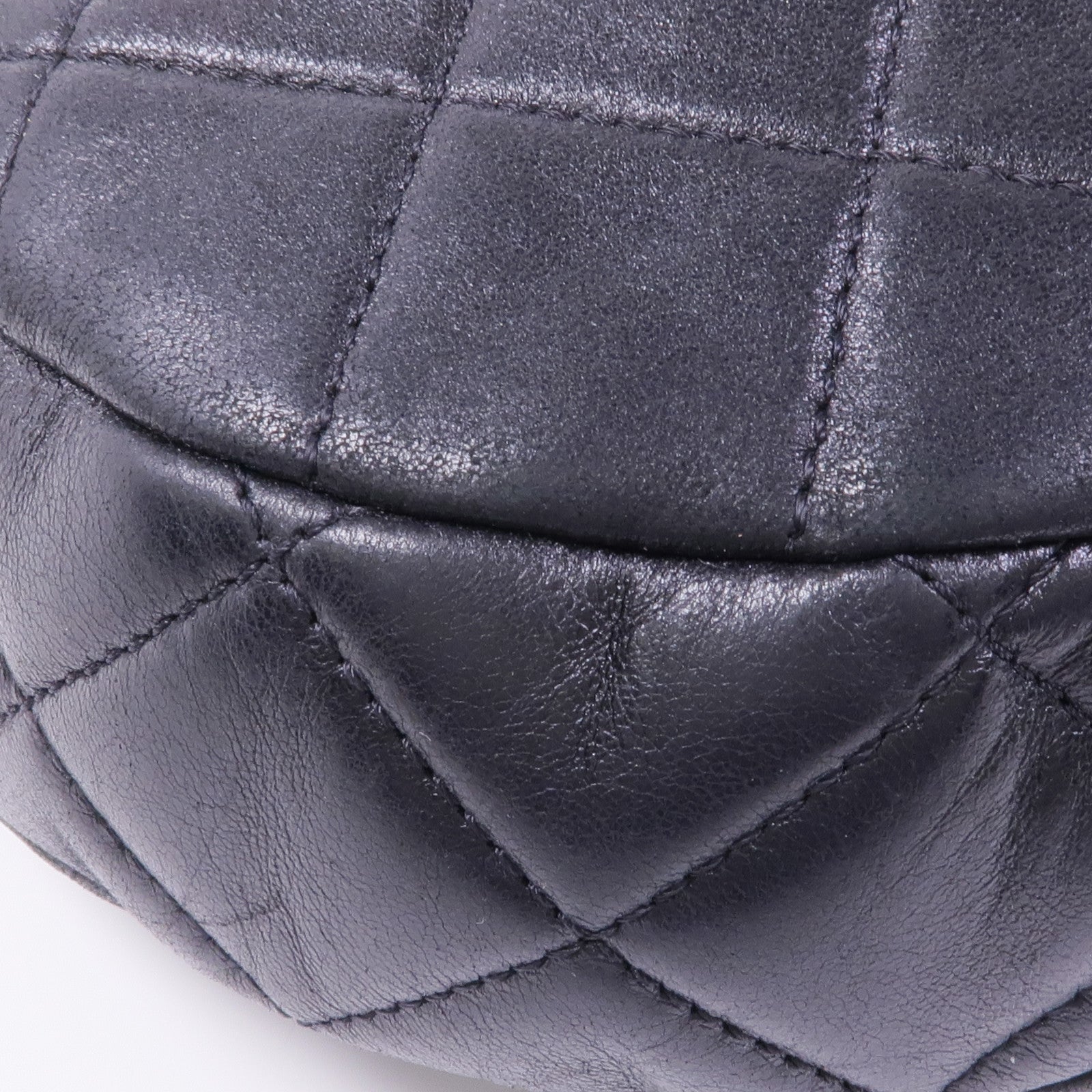 CHANEL 牛皮皮革Hobo Bag金扣鏈帶肩背袋