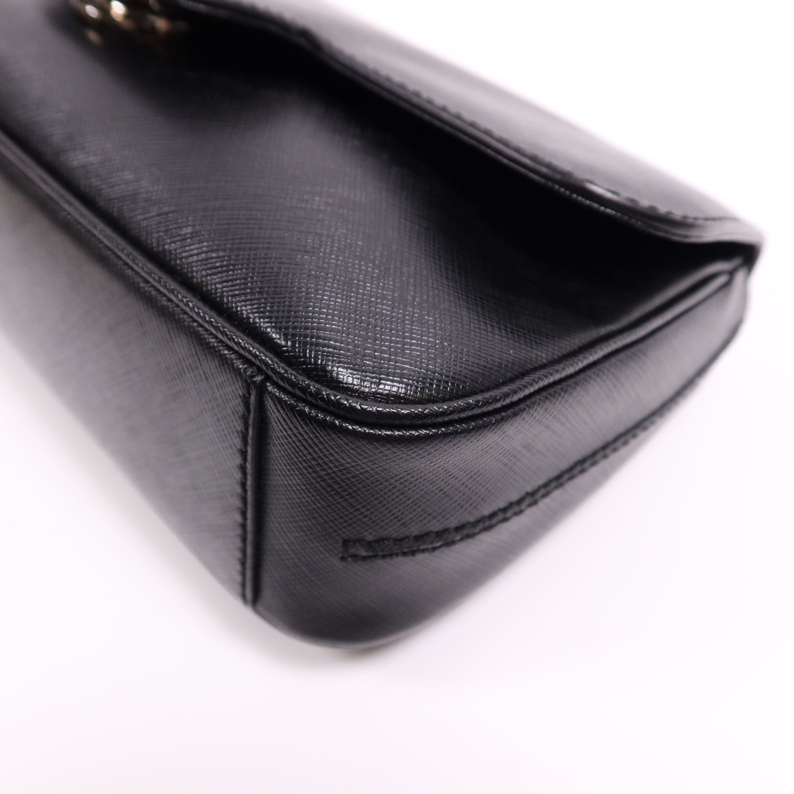 Salvatore Ferragamo 牛皮皮革Chain Shoulder Bag銀扣鏈帶肩背袋