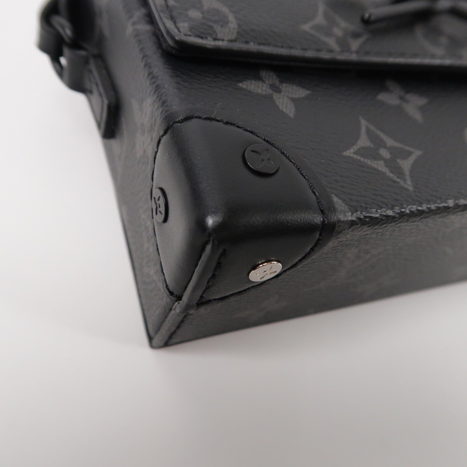 LOUIS VUITTON Monogram Eclipse Steamer肩背袋